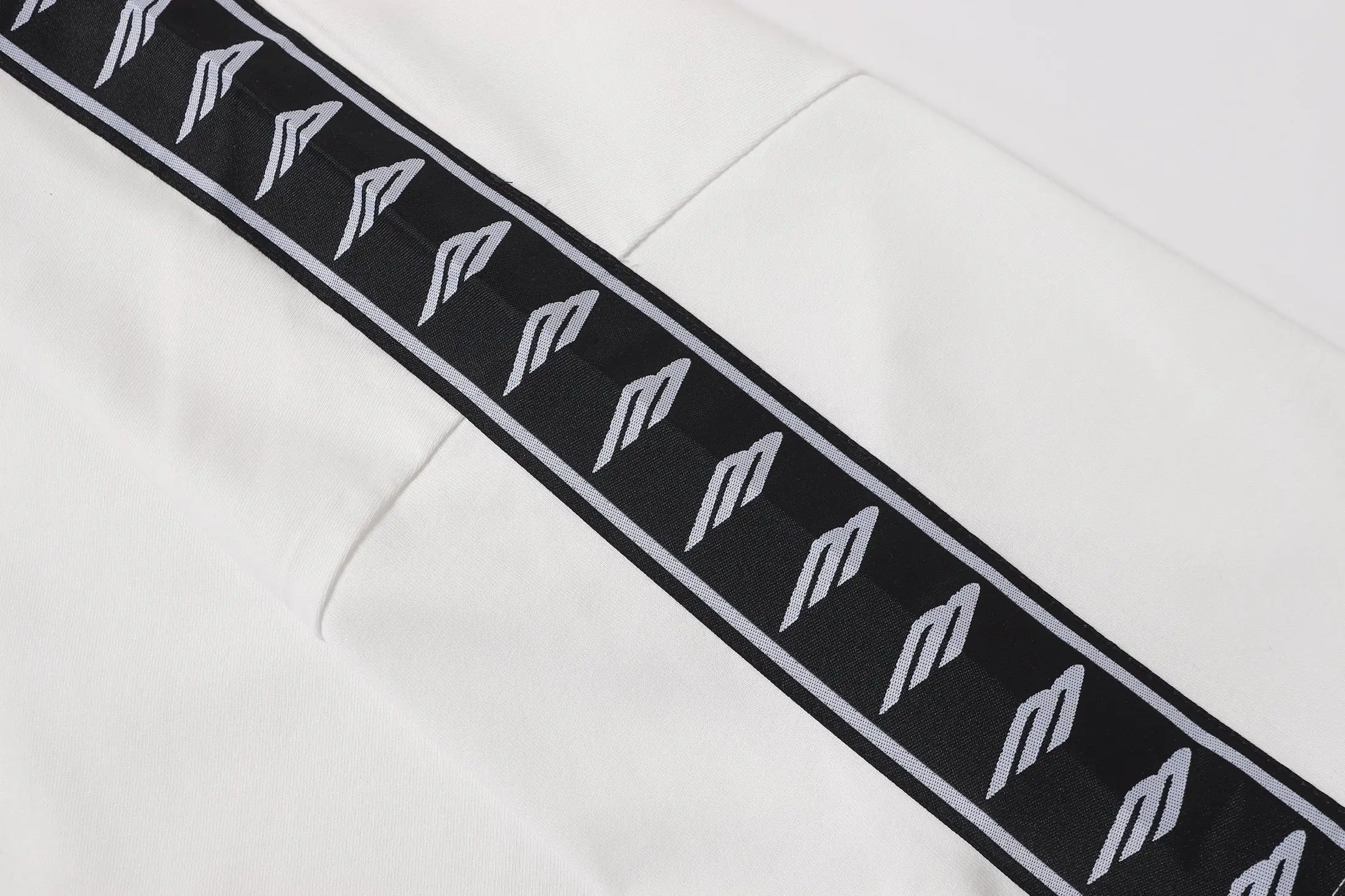 Logo-Tape Cotton-Jersey T-Shirt D14520035 — view 5
