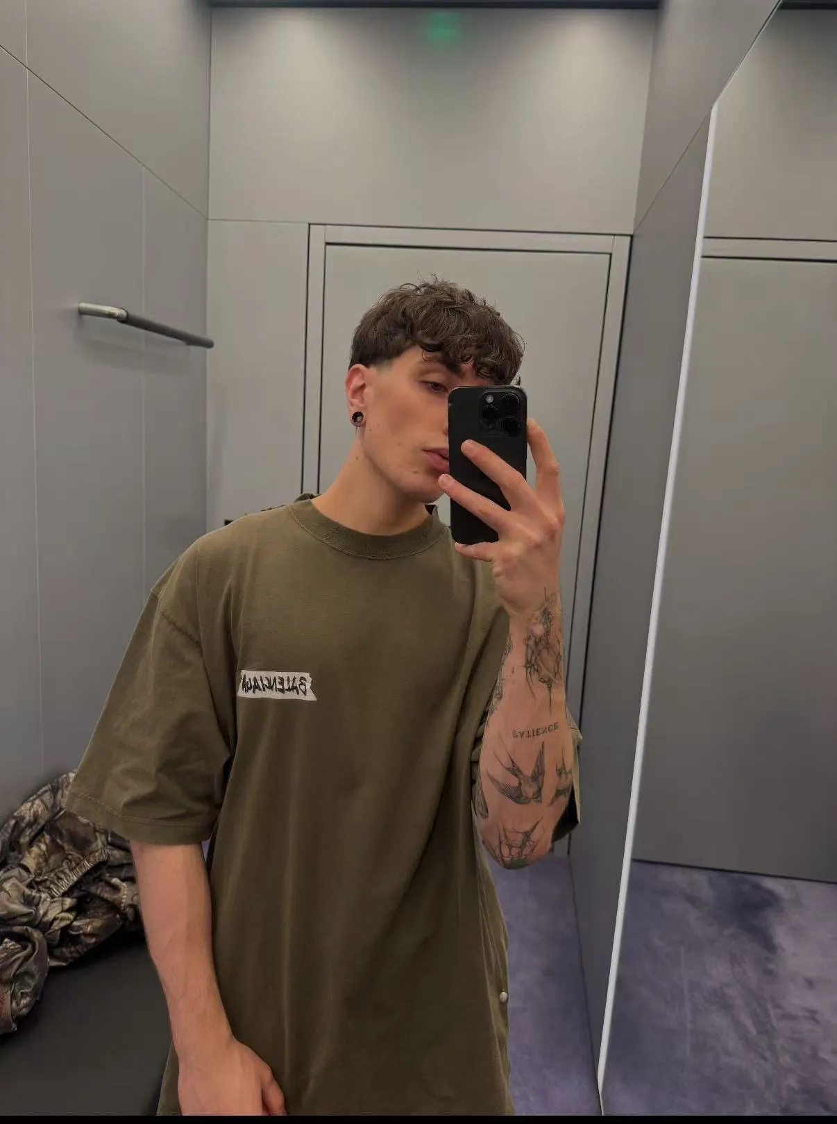 Tape Logo Oversized Cotton T-Shirt D15020048 — view 3