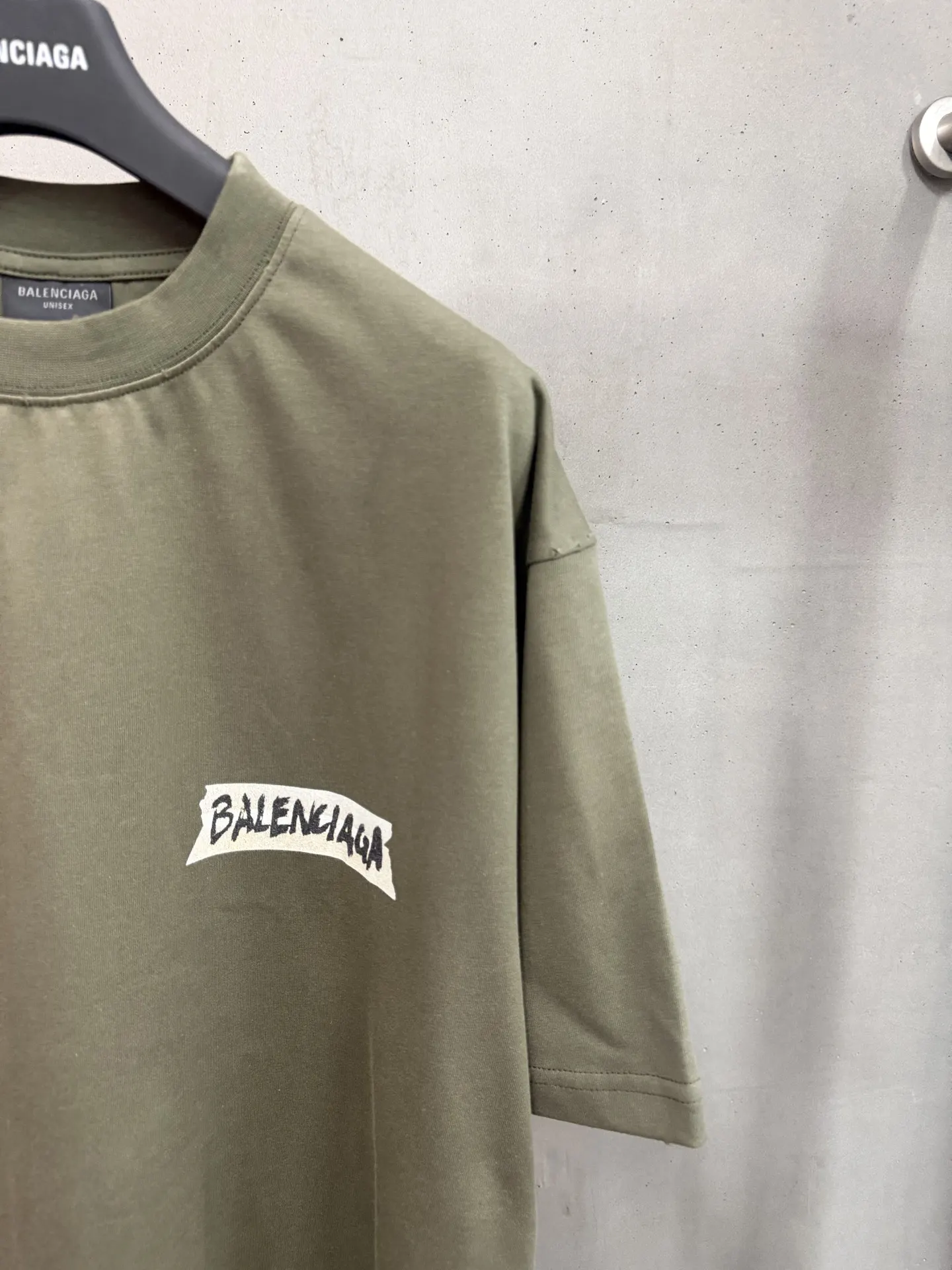 Tape Logo Oversized Cotton T-Shirt D15020052 — view 4