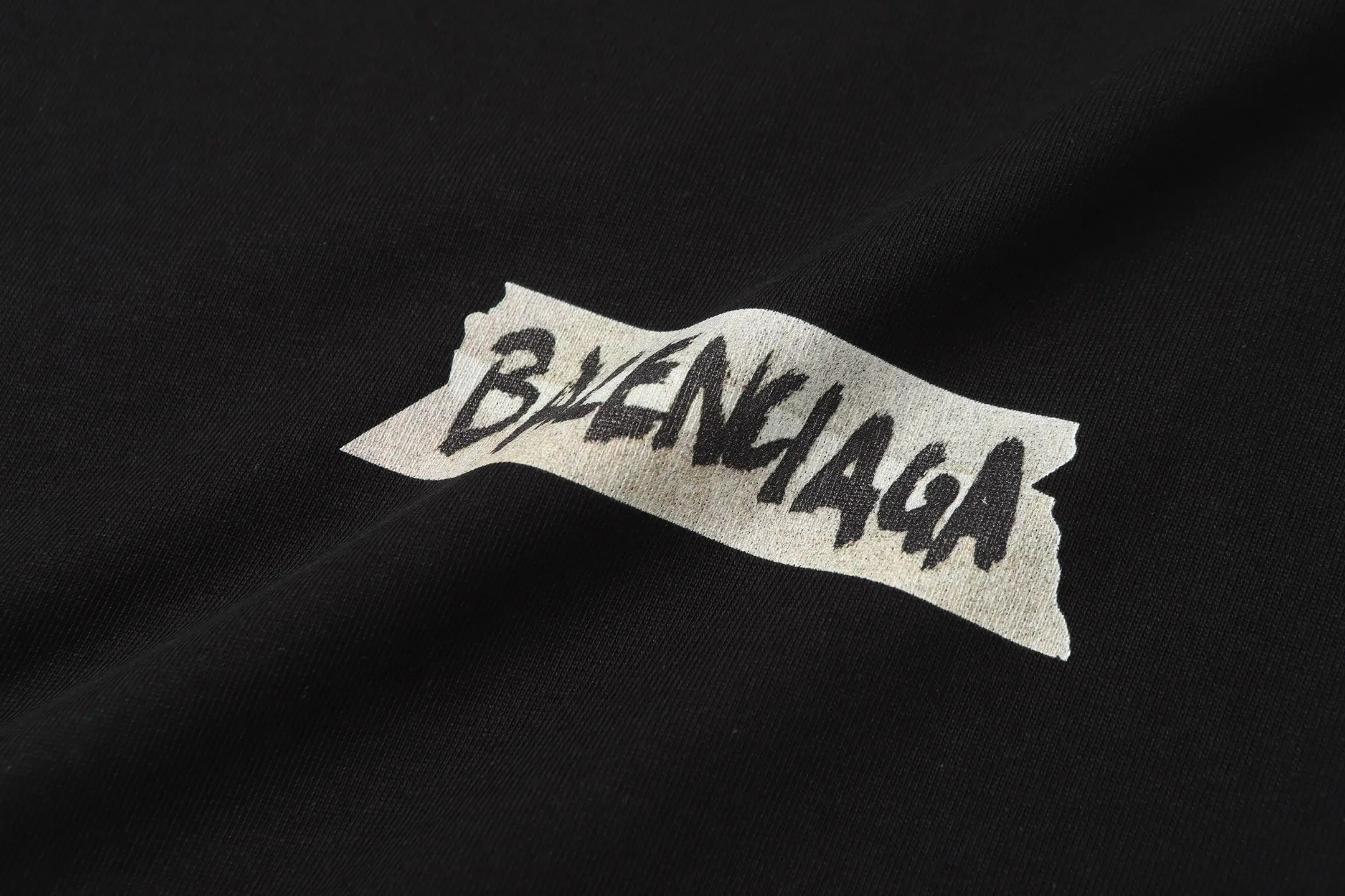 Tape Logo Oversized Cotton T-Shirt D15020050 — view 4