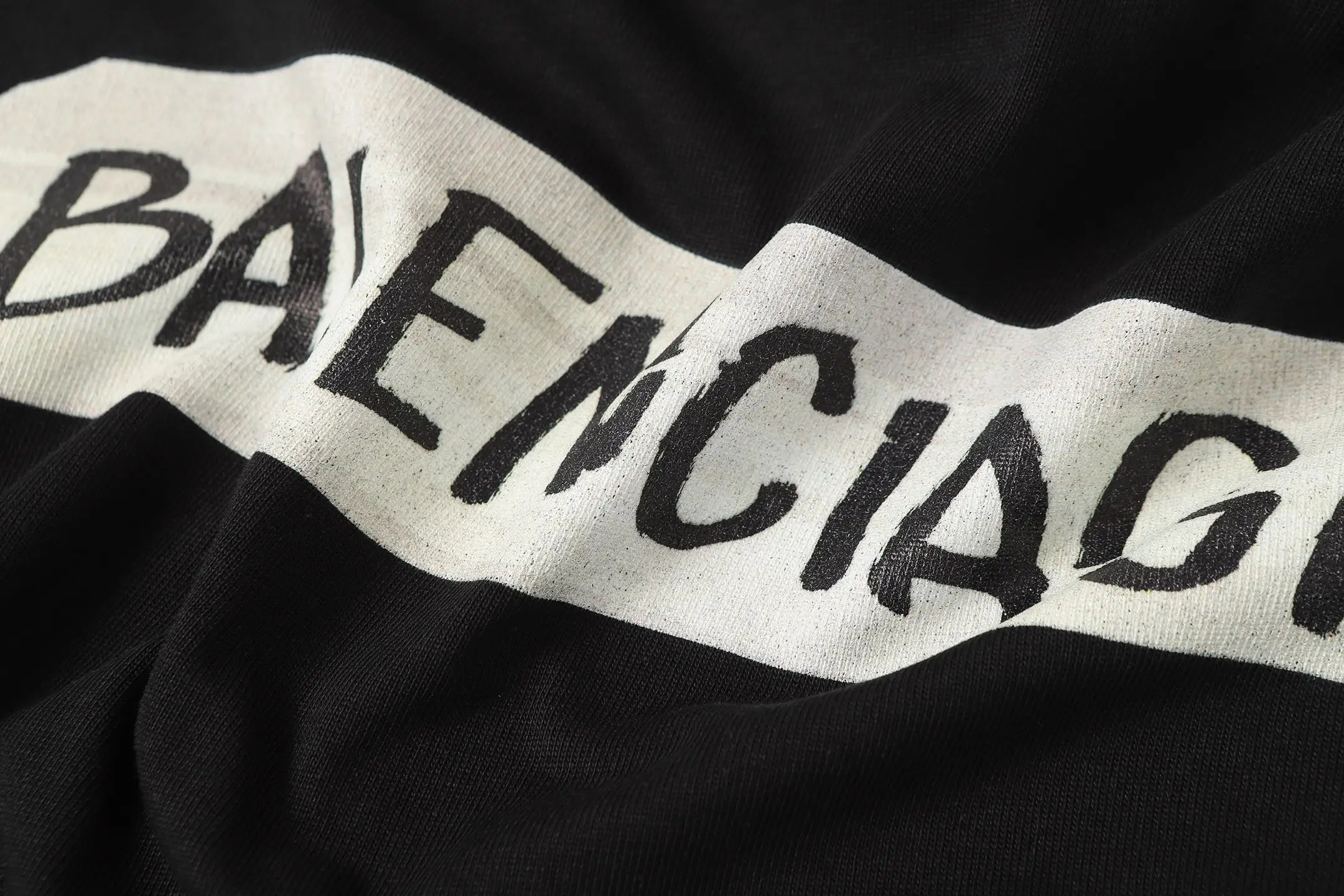Tape Logo Oversized Cotton T-Shirt D15020050 — view 5