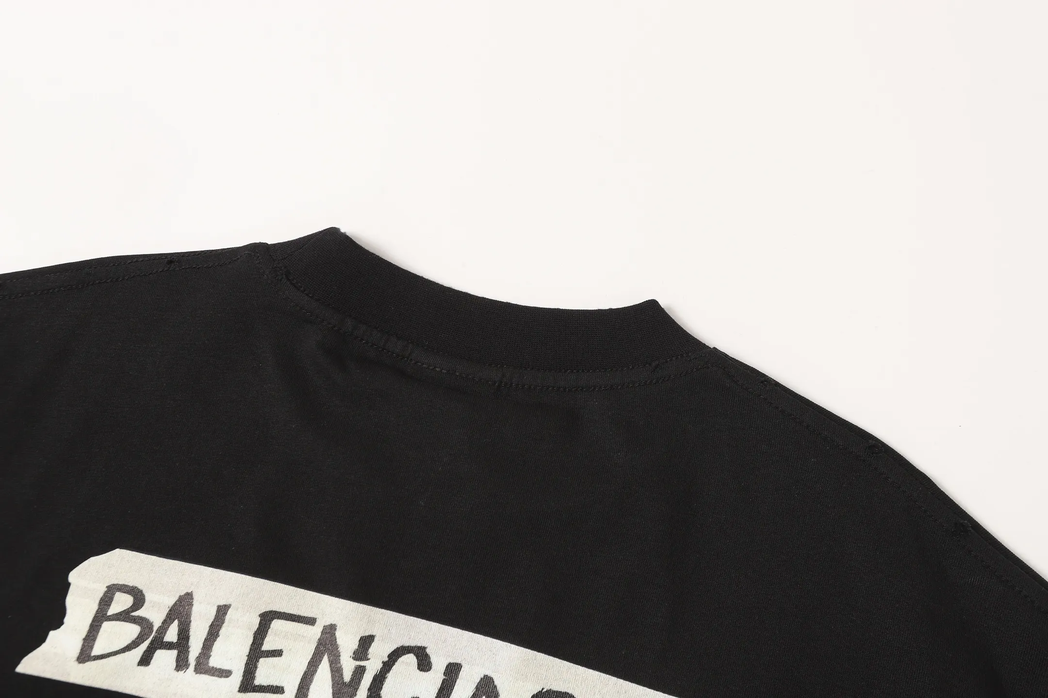 Tape Logo Oversized Cotton T-Shirt D15020050 — view 8