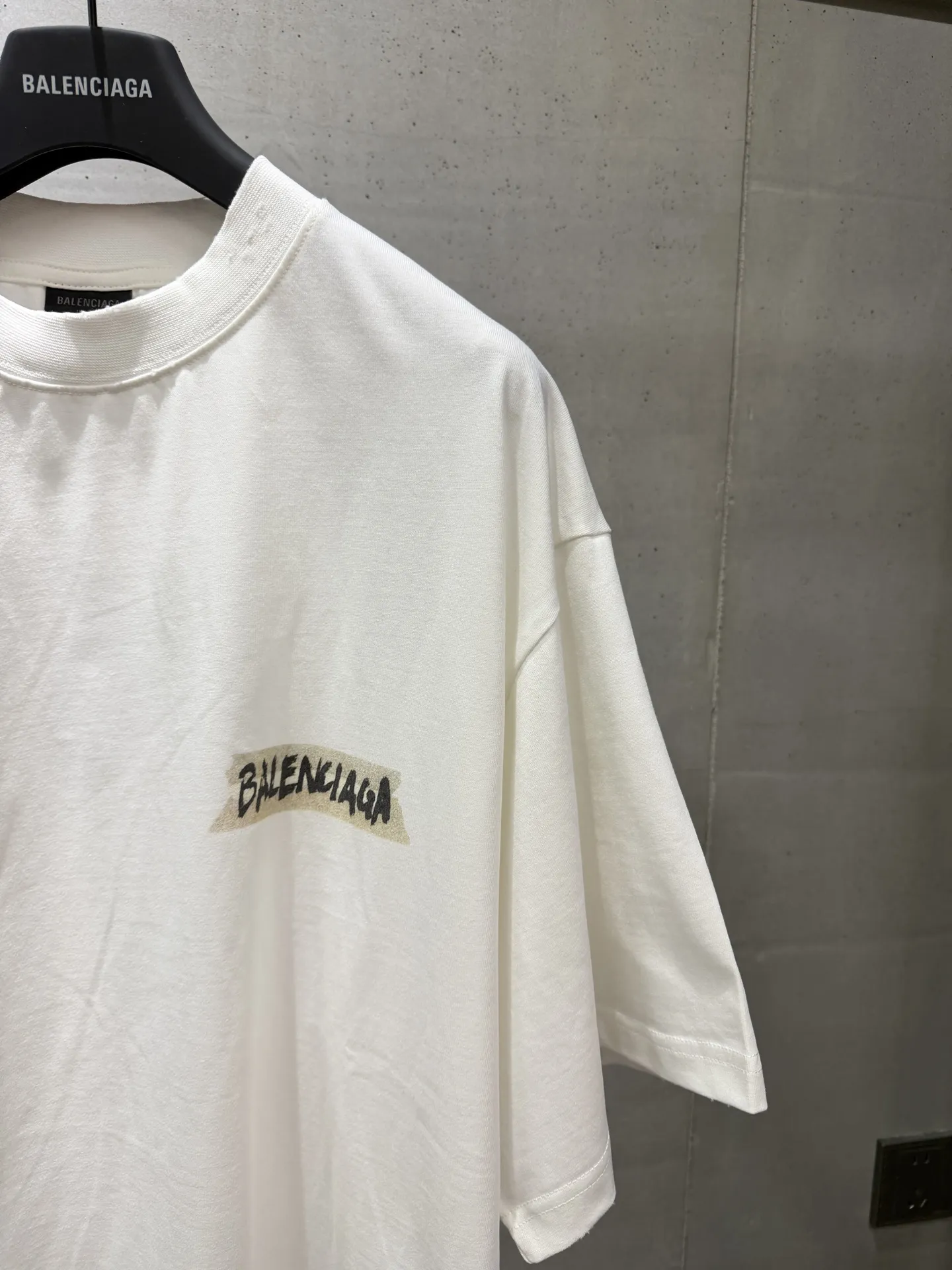 Tape Logo Oversized T-Shirt D15020054 — view 4