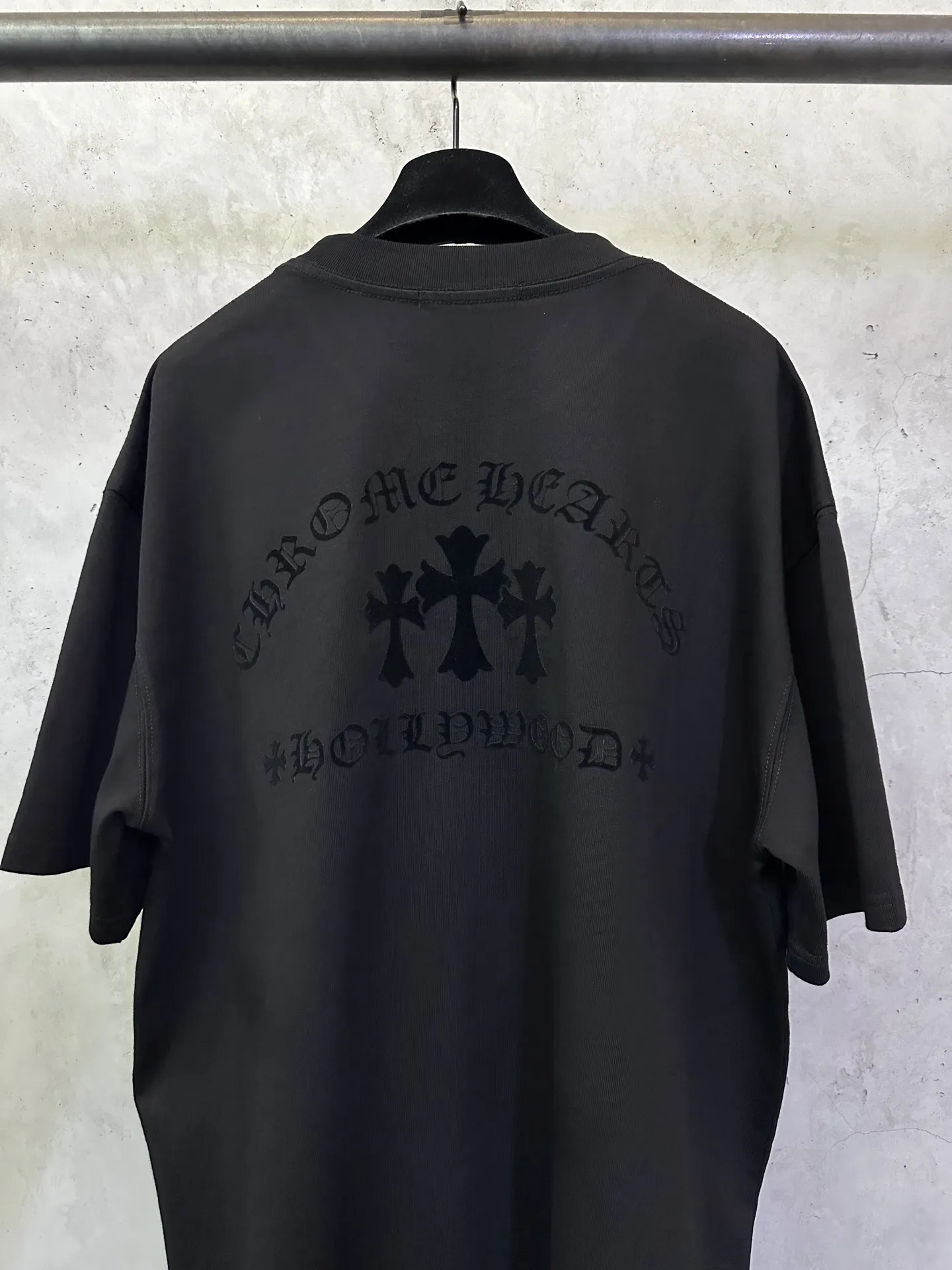 Cross Flocked Logo Heavyweight Cotton T-Shirt D17511978 — view 5