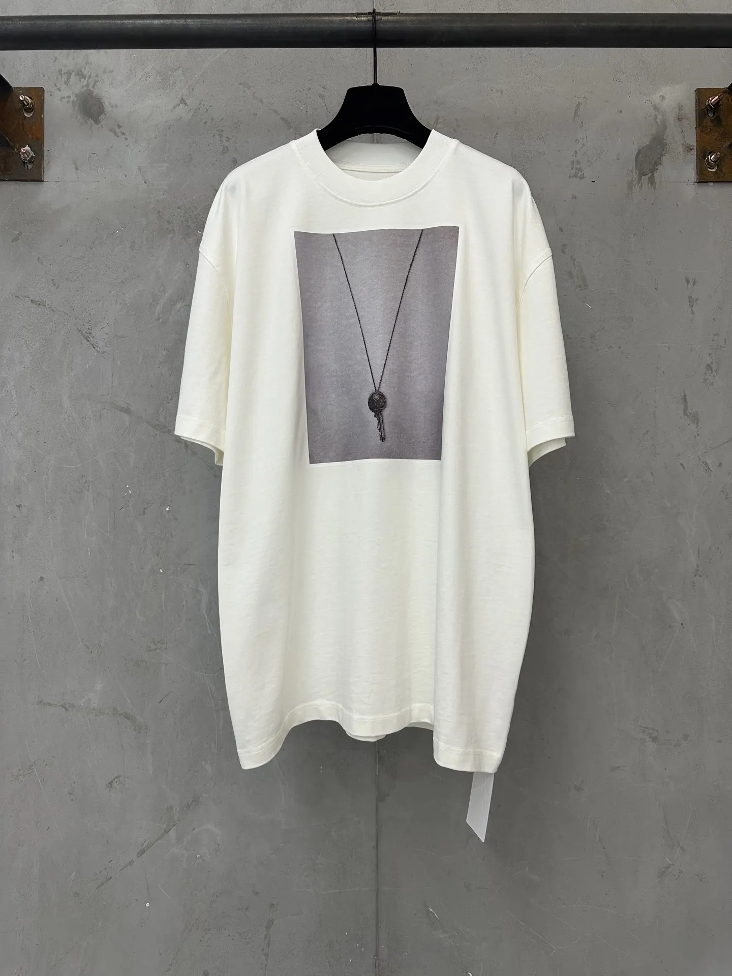 Key Graphic Print Heavyweight Cotton T-Shirt D18011760