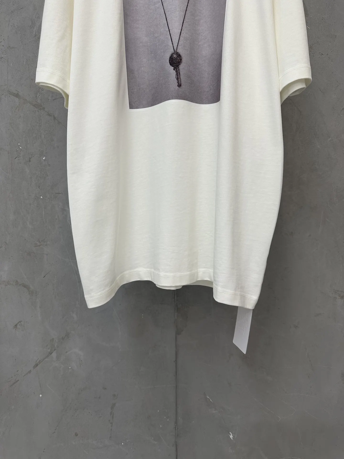 Key Graphic Print Heavyweight Cotton T-Shirt D18011760 — view 4