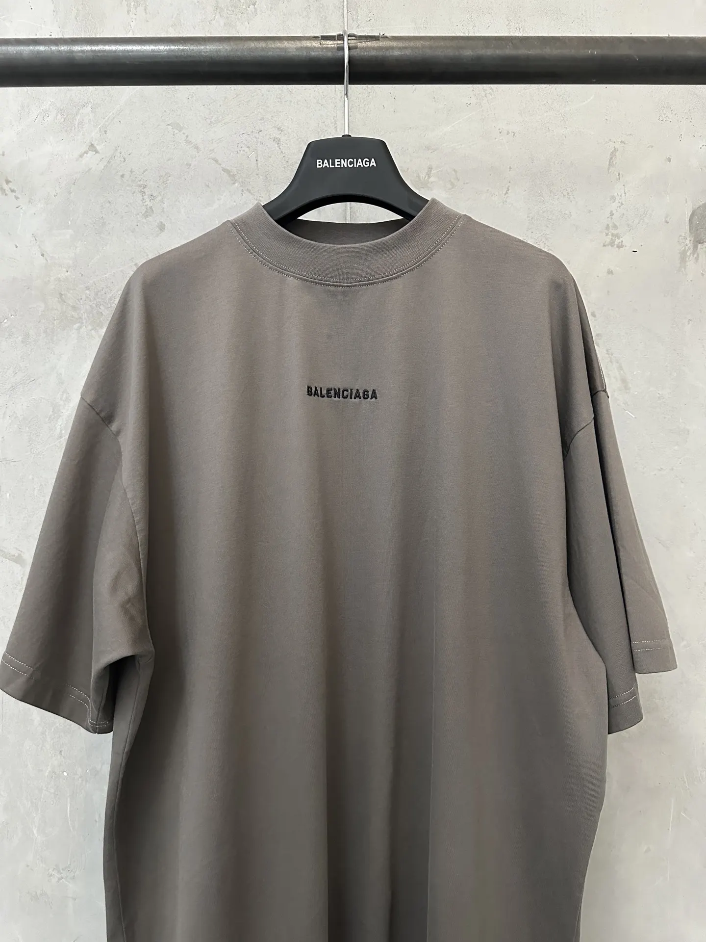 Logo Embroidered Oversized T-Shirt D18518975 — view 3