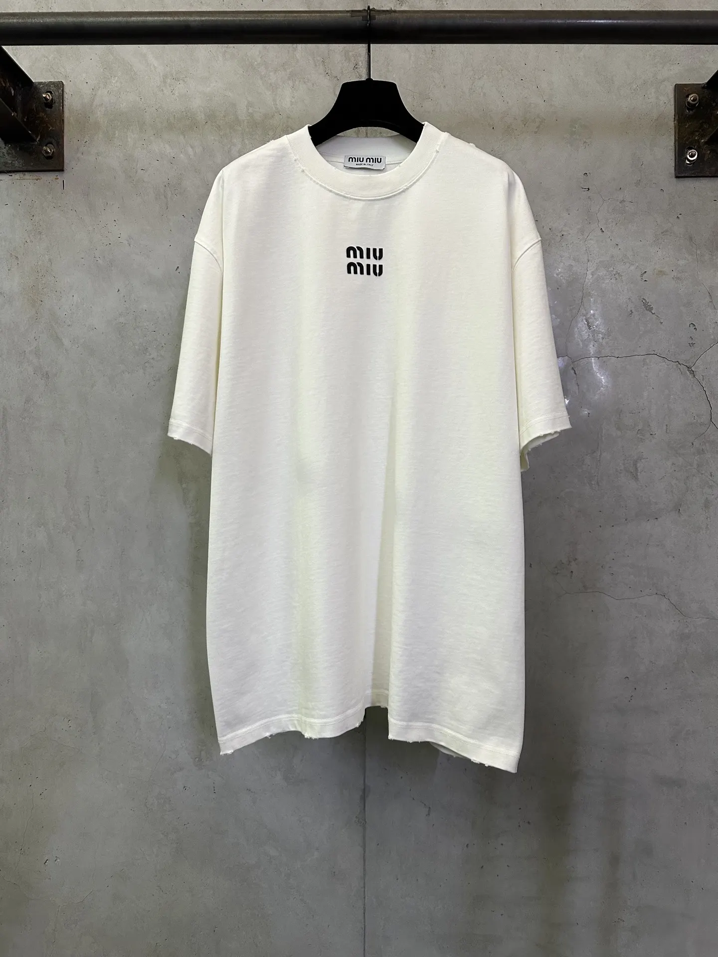 Distressed Logo Heavyweight Cotton T-Shirt D19011625