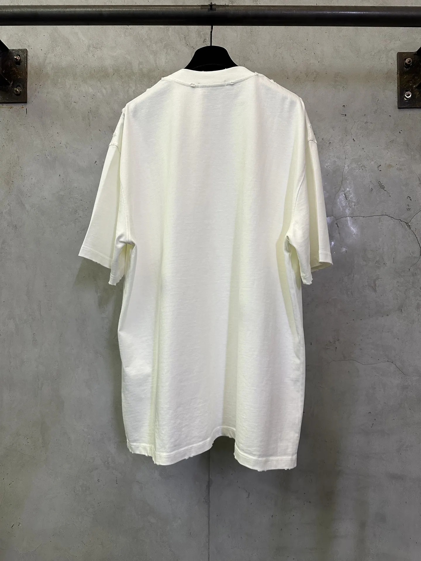 Distressed Logo Heavyweight Cotton T-Shirt D19011625 — view 2
