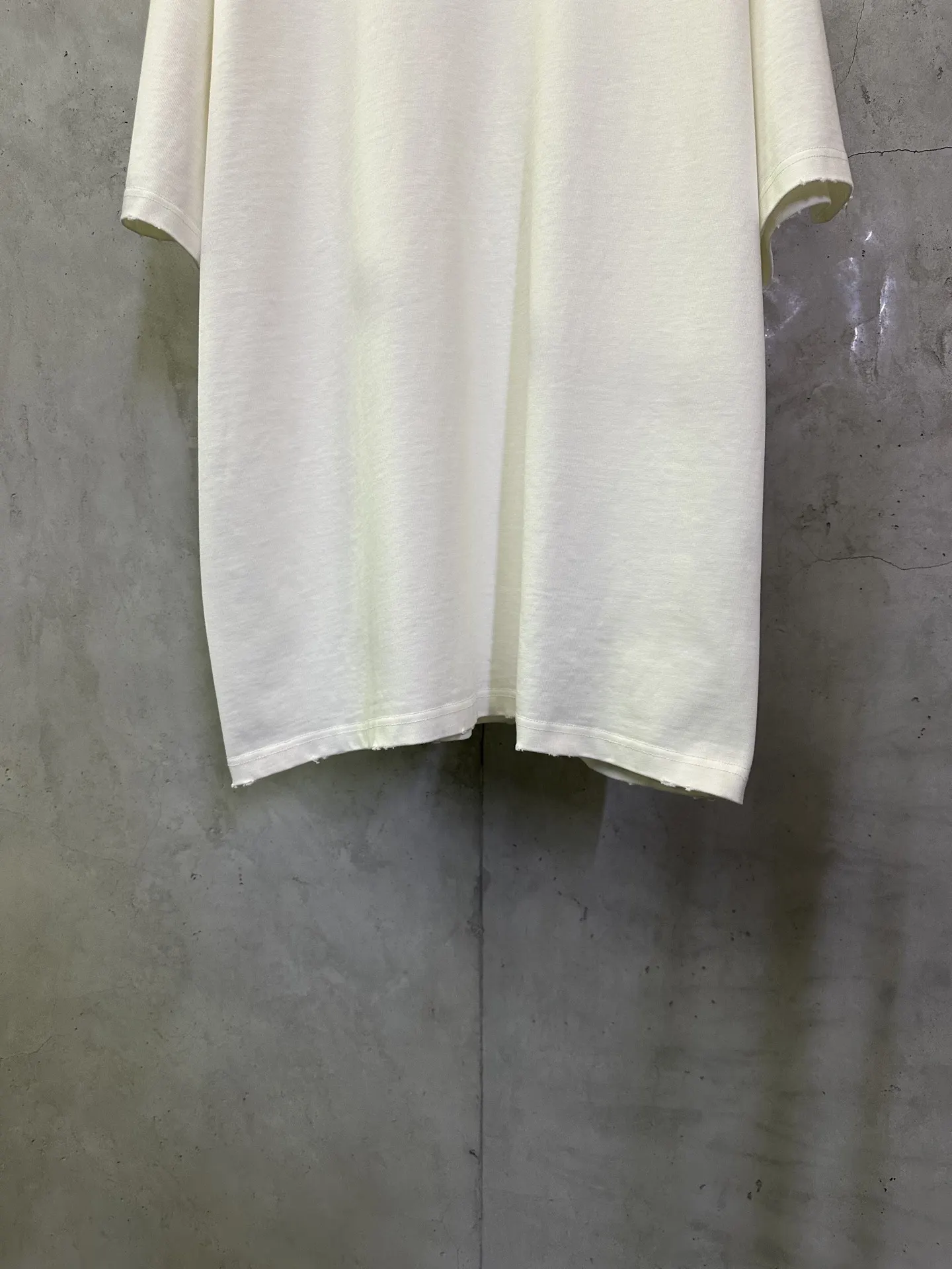 Distressed Logo Heavyweight Cotton T-Shirt D19011625 — view 4