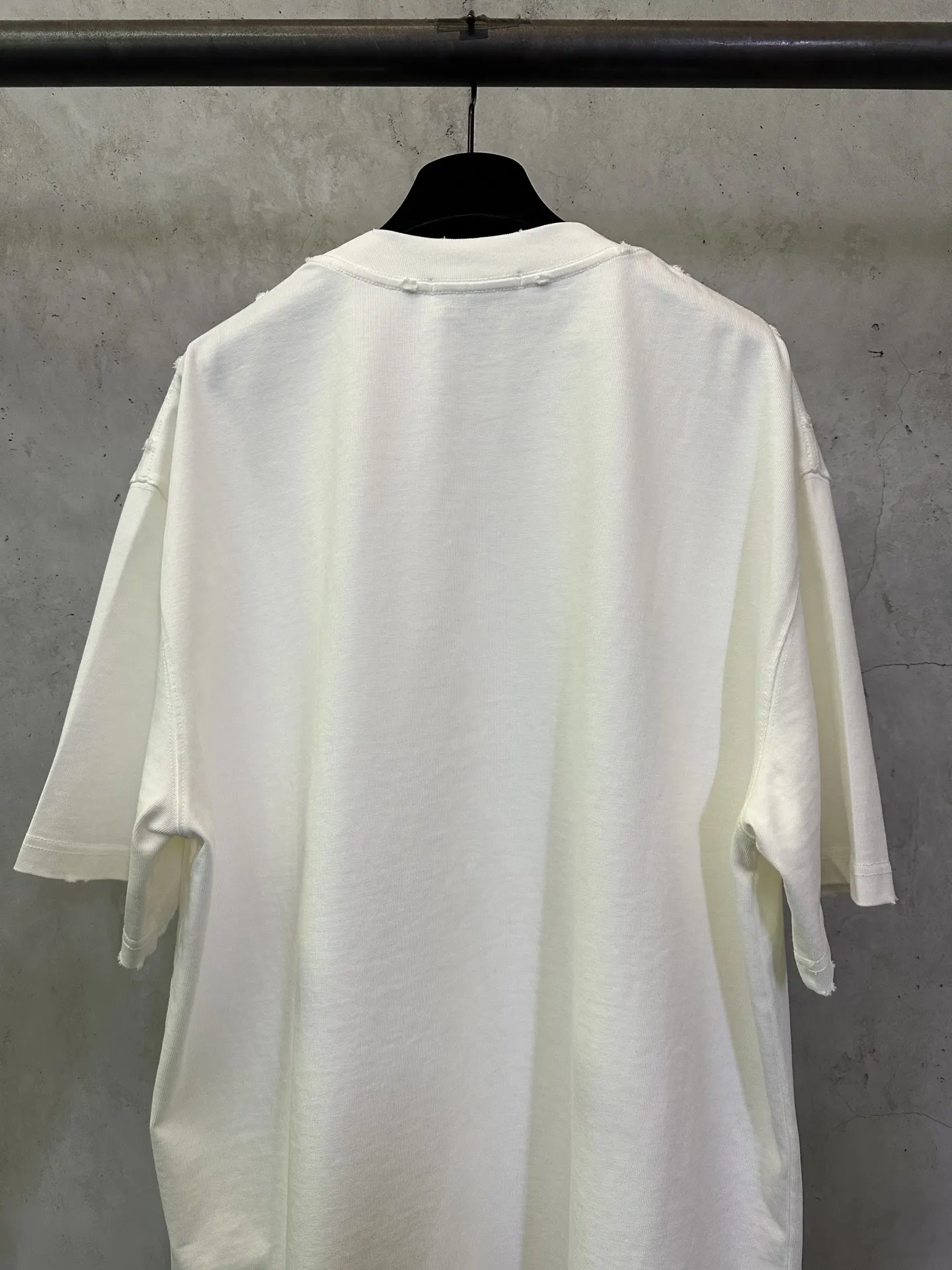 Distressed Logo Heavyweight Cotton T-Shirt D19011625 — view 5