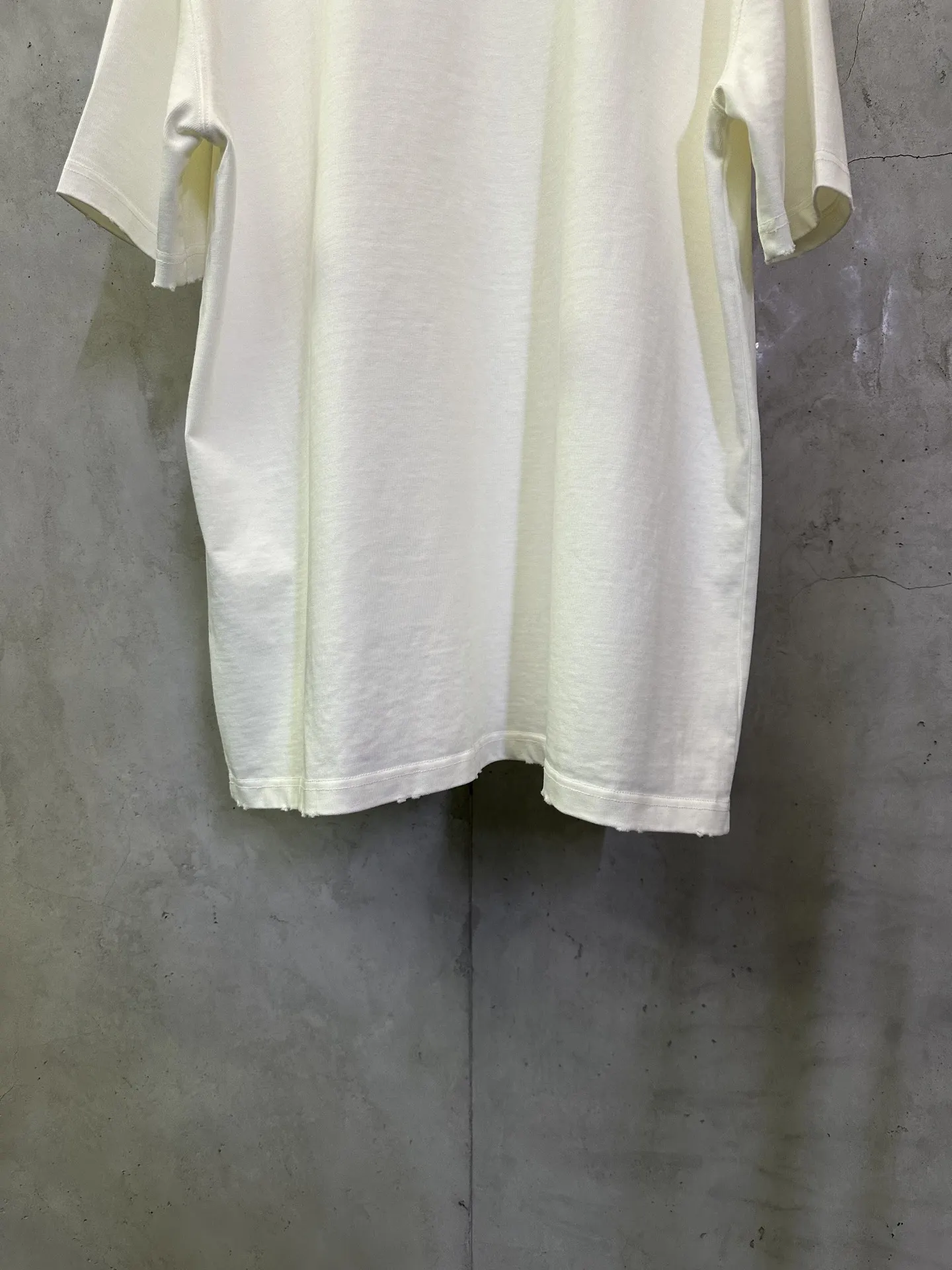Distressed Logo Heavyweight Cotton T-Shirt D19011625 — view 6