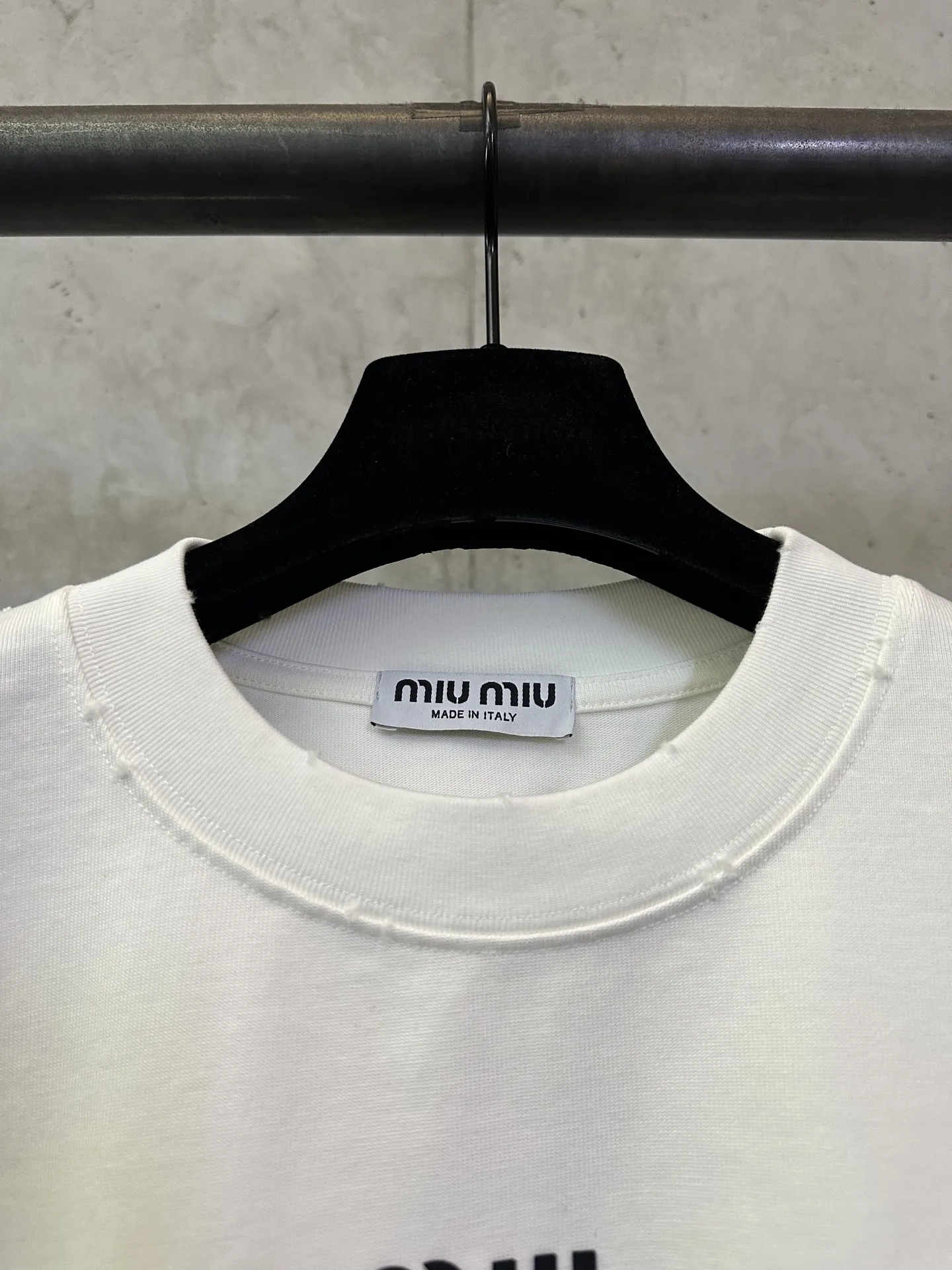 Distressed Logo Heavyweight Cotton T-Shirt D19011625 — view 7