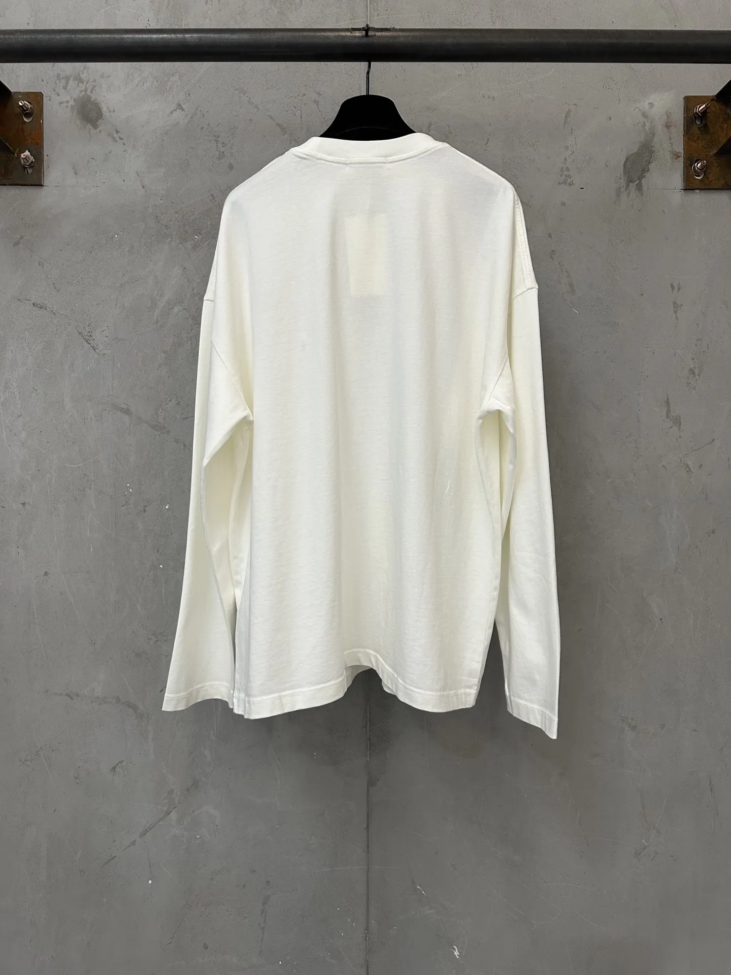 Triomphe Logo Embroidered Long-Sleeve T-Shirt D20018976 — view 2