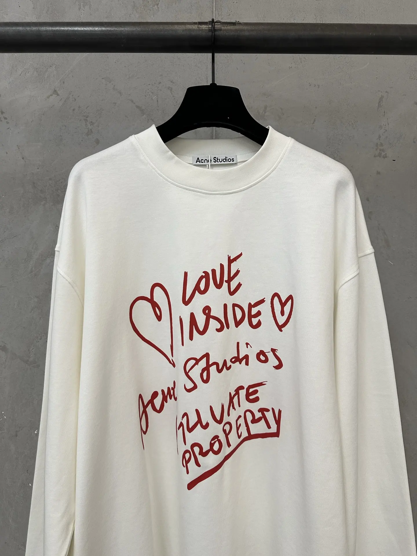 Love Inside Graphic Long-Sleeve T-Shirt D20025016 — view 3