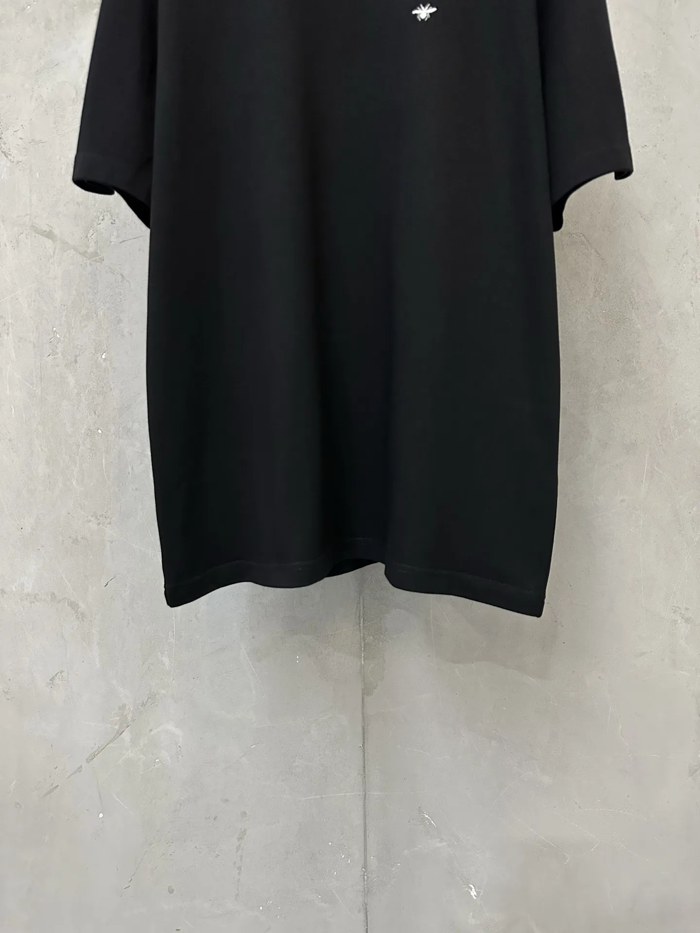 Bee Embroidery Heavyweight Cotton T-Shirt D21023548 — view 4