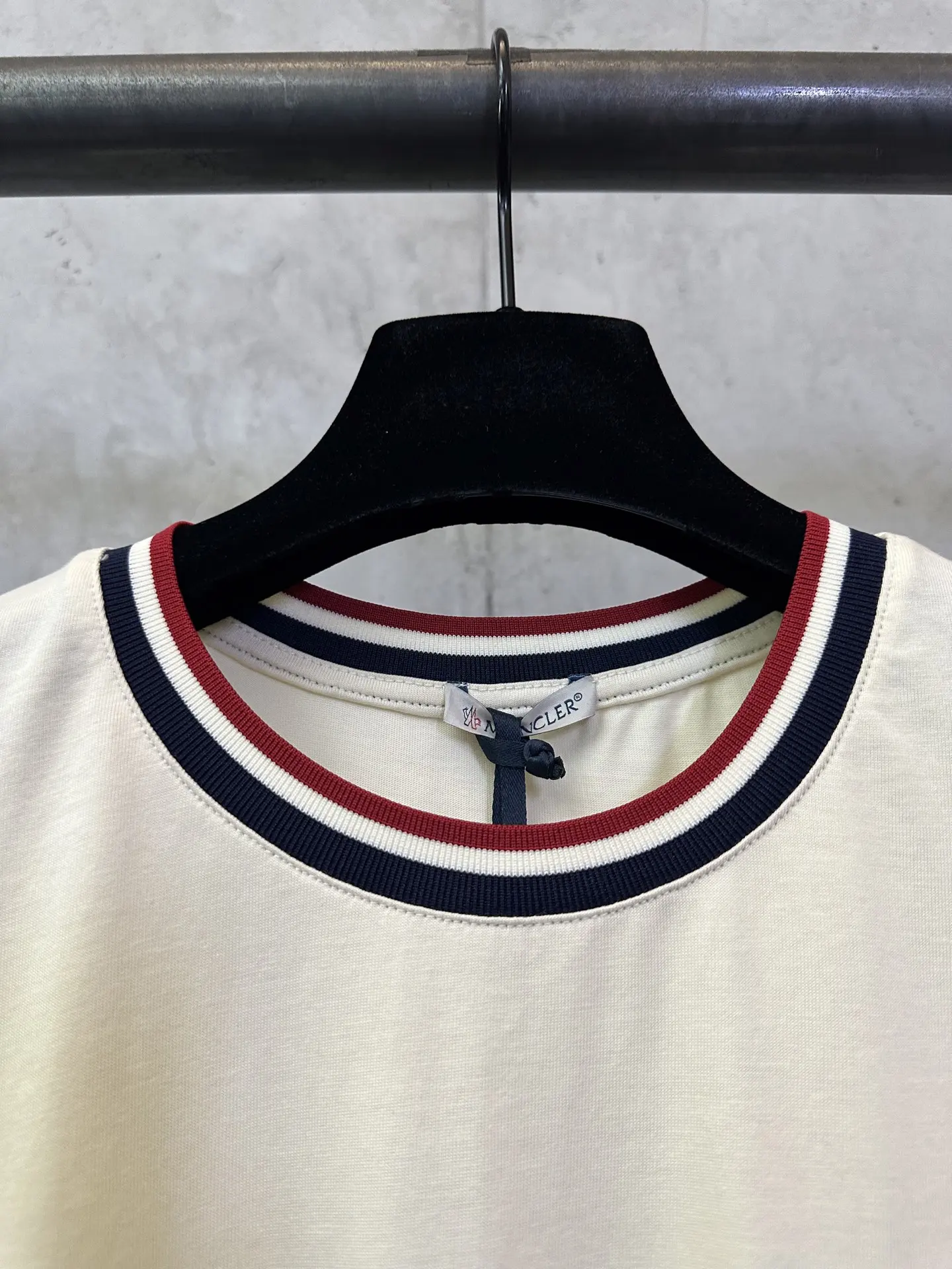 Embroidered Cotton T-Shirt with Tipped Collar D21012860 — view 7