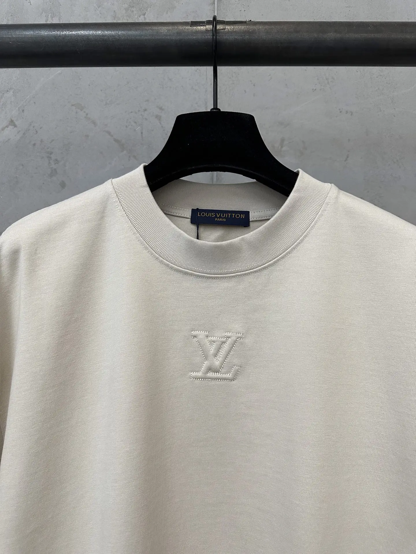 Embossed Logo Heavyweight Cotton T-Shirt D21021787 — view 5