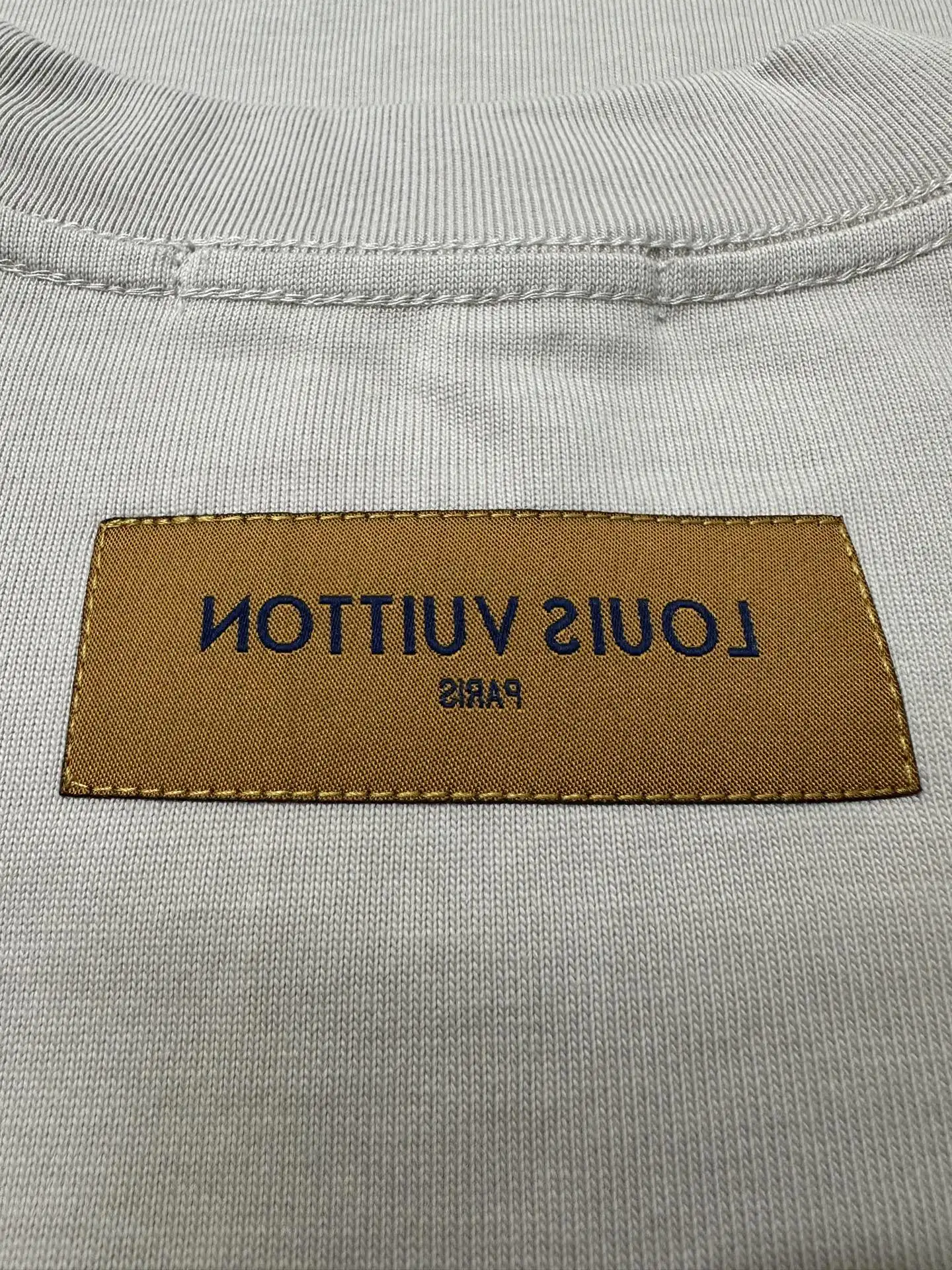 Embossed Logo Heavyweight Cotton T-Shirt D21021787 — view 9
