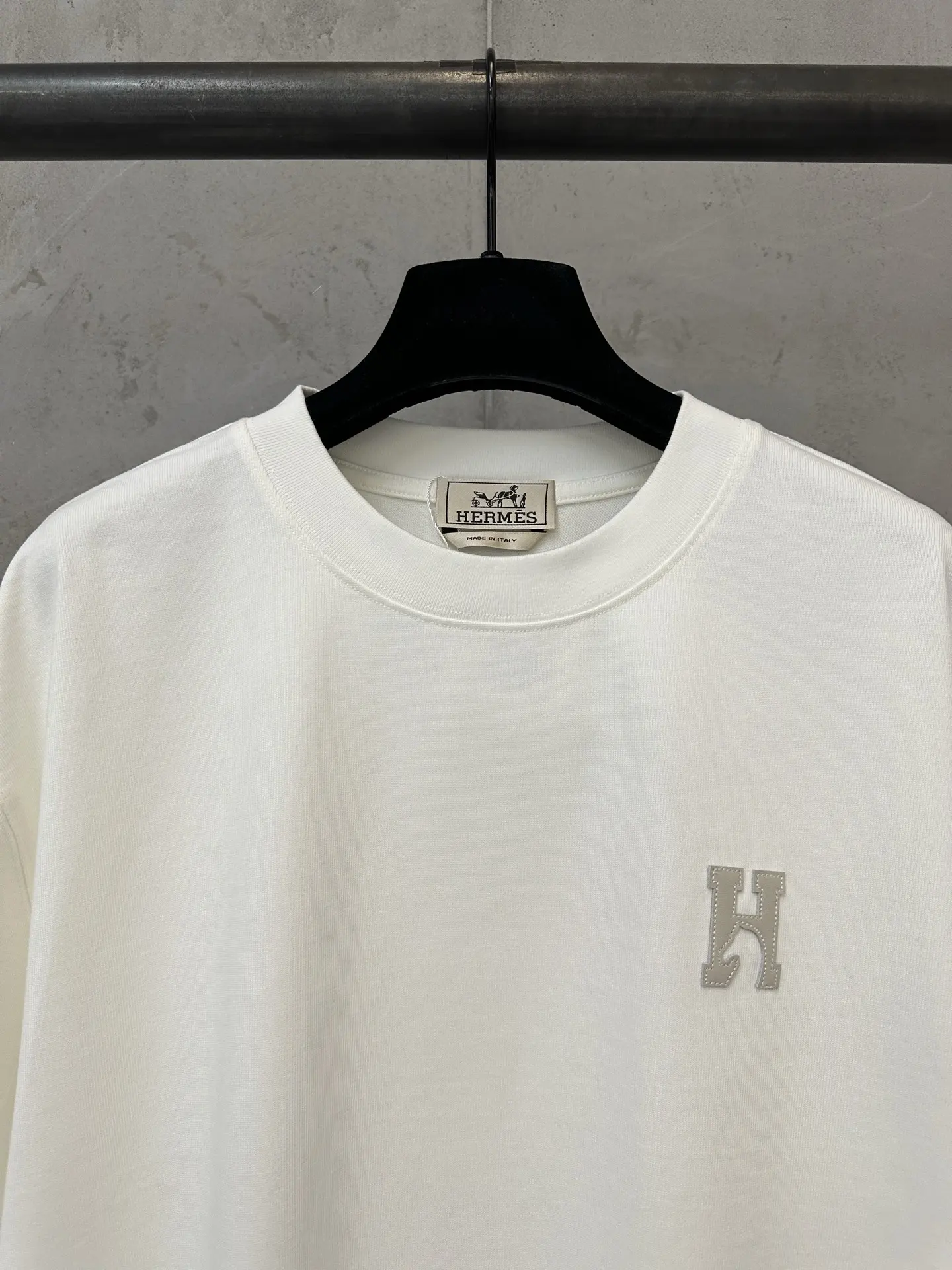 Leather Patch Heavyweight Cotton T-Shirt D21021804 — view 5