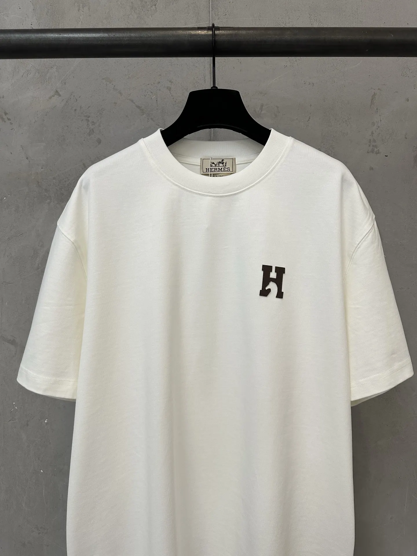 Heavyweight Cotton T-Shirt with Leather Patch D21021807 — view 3