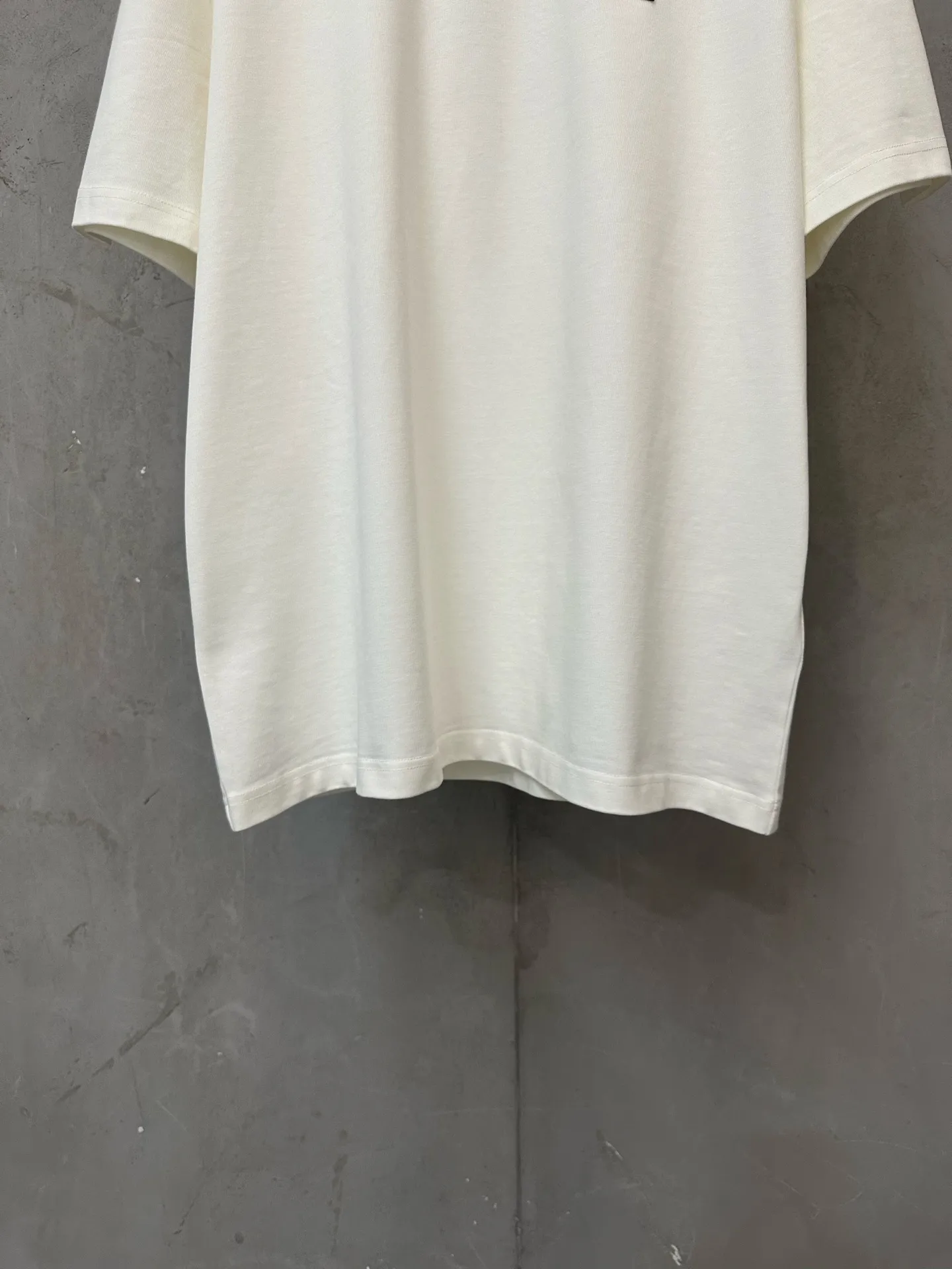 Heavyweight Cotton T-Shirt with Leather Patch D21021807 — view 4