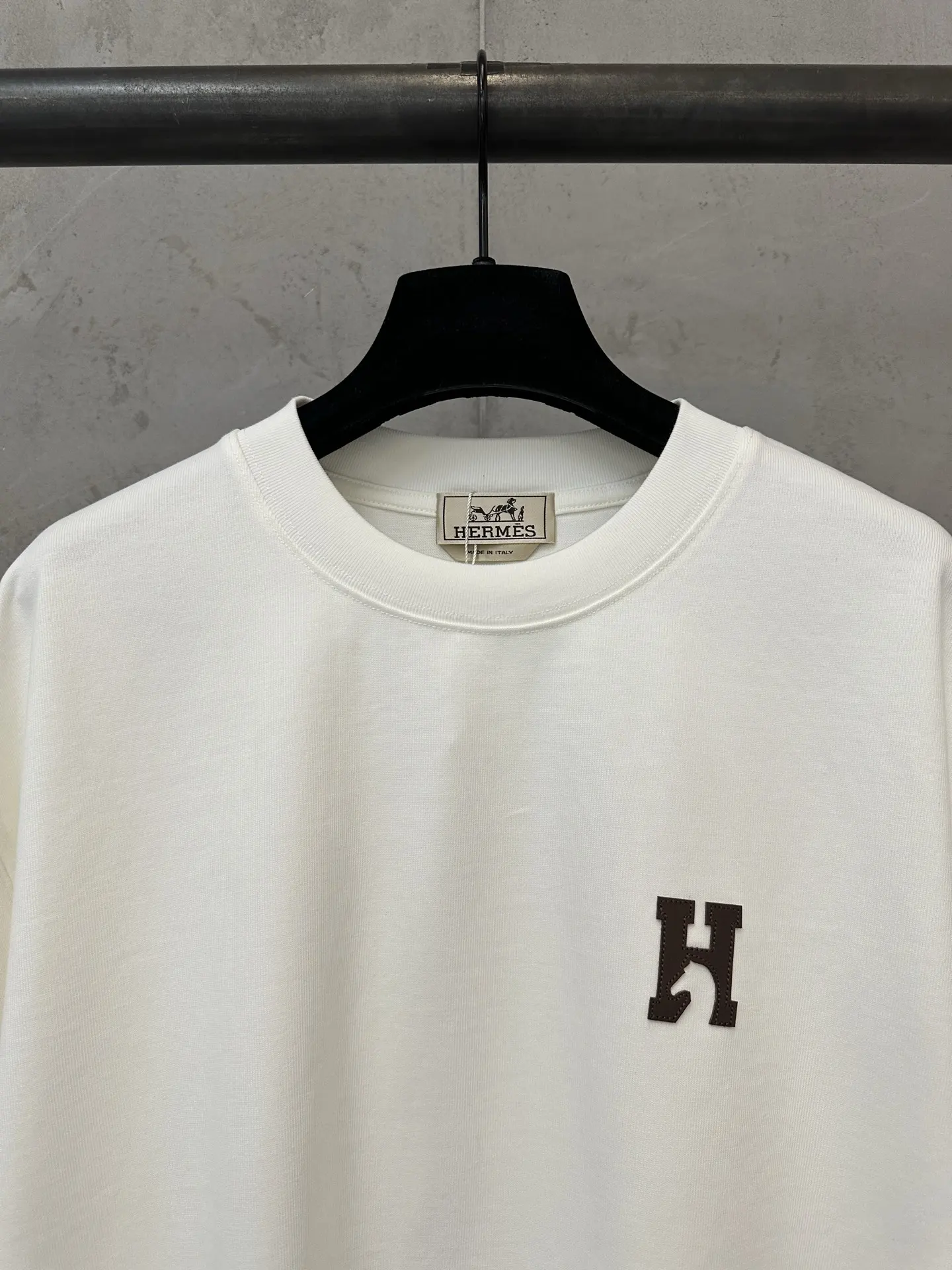 Heavyweight Cotton T-Shirt with Leather Patch D21021807 — view 5