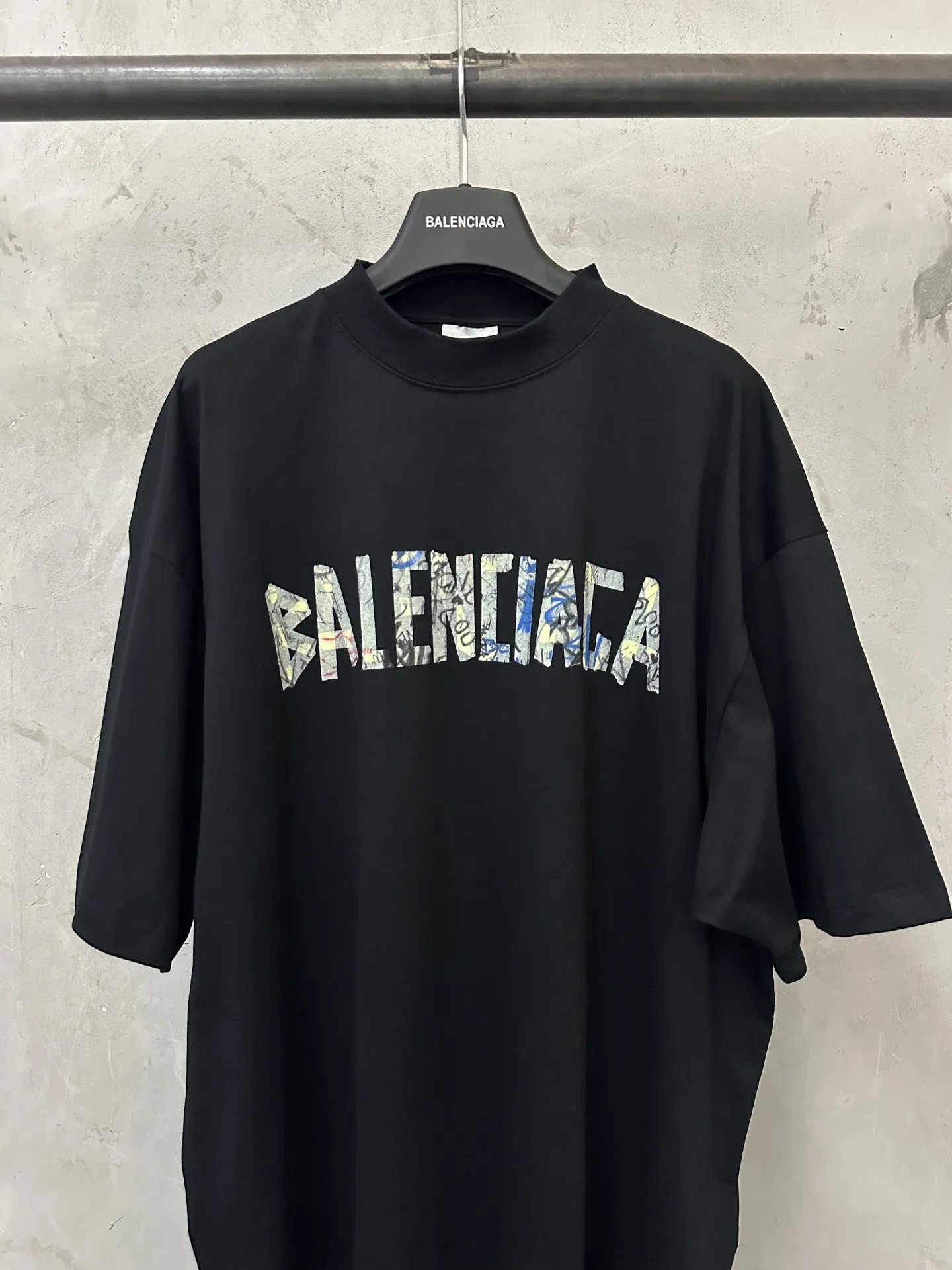 Graffiti Tape Logo Oversized T-Shirt D21524459 — view 3