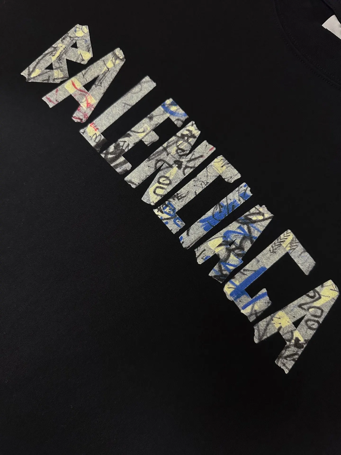 Graffiti Tape Logo Oversized T-Shirt D21524459 — view 7