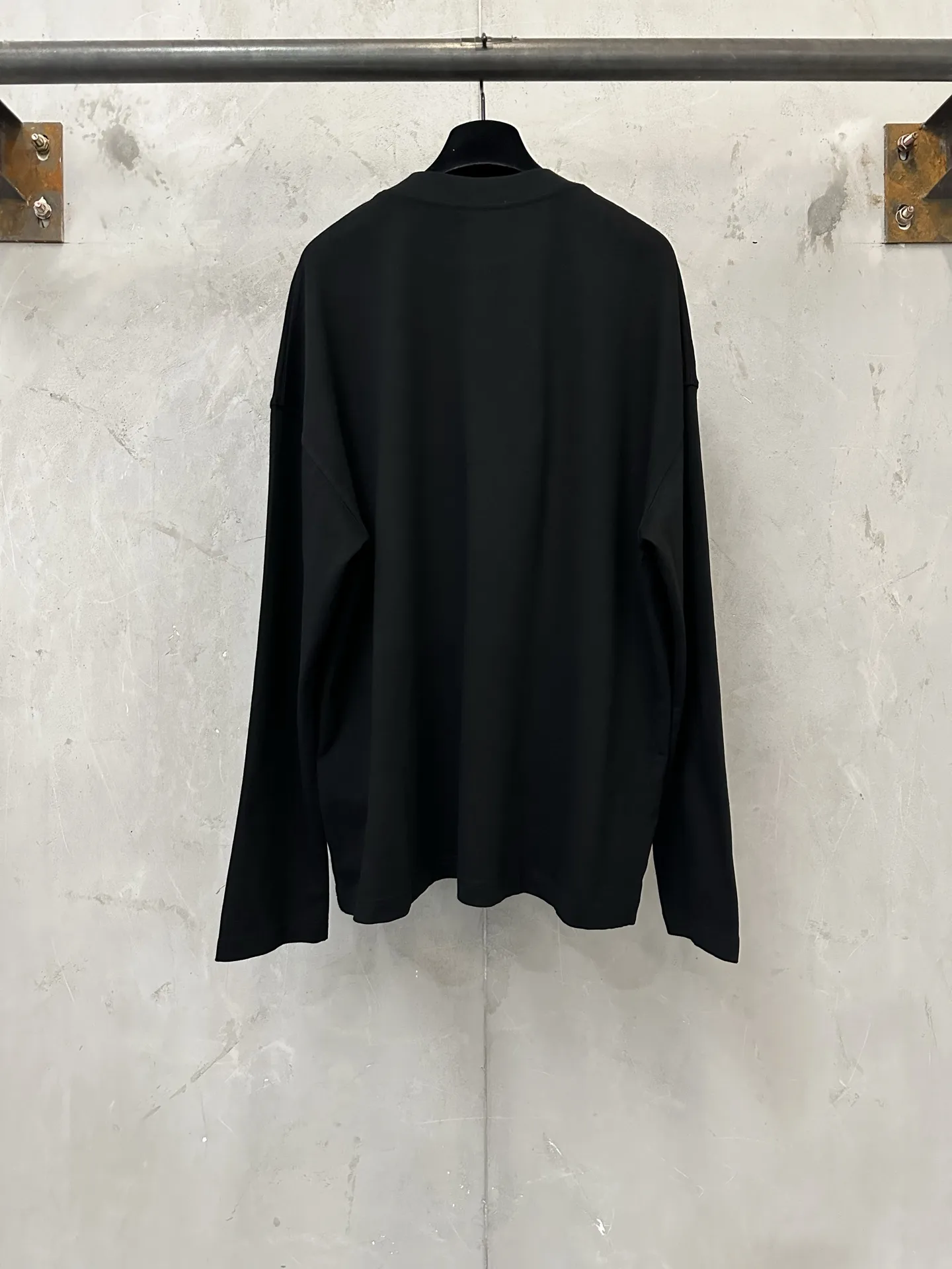 Gradient EKD Logo Long-Sleeve T-Shirt D22020164 — view 2