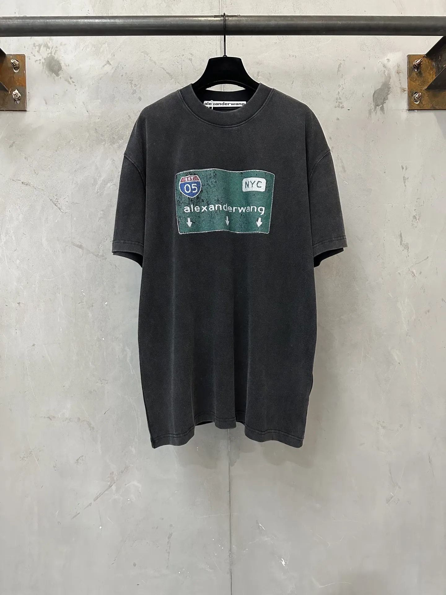 Crystal-Embellished Road Sign Logo T-Shirt D22020122