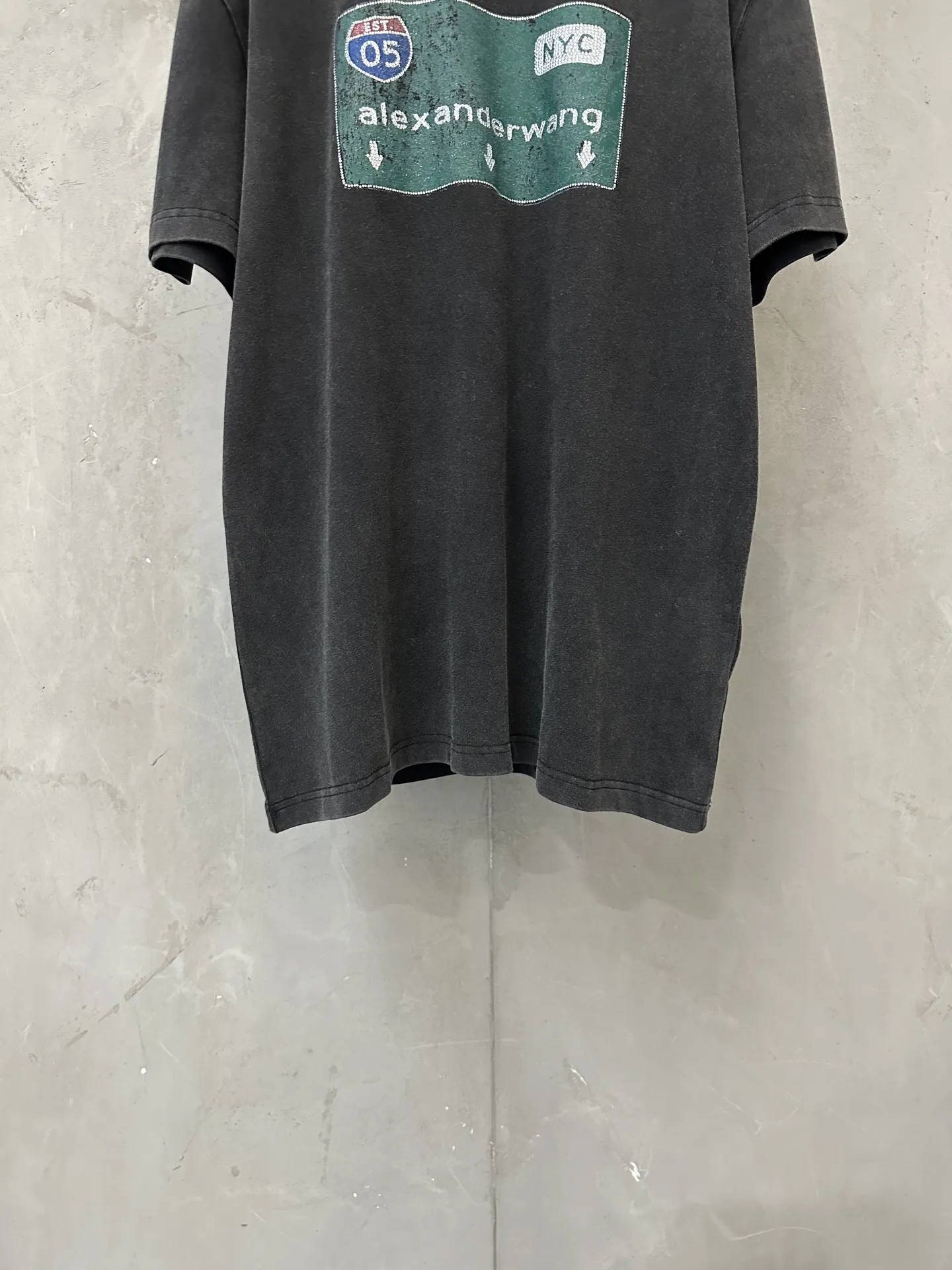 Crystal-Embellished Road Sign Logo T-Shirt D22020122 — view 4