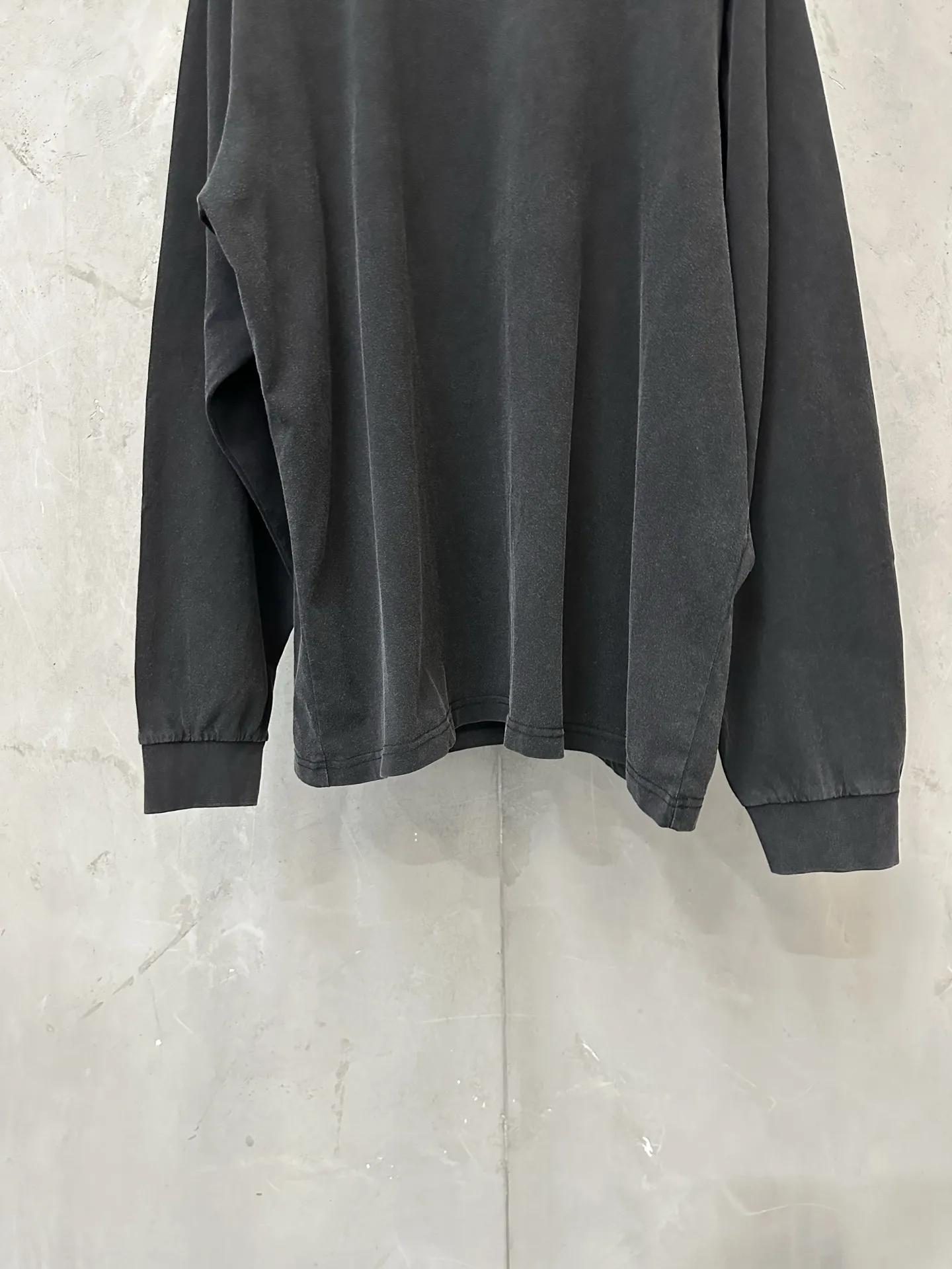 Logo Embroidery Long-Sleeve T-Shirt D23023529 — view 4