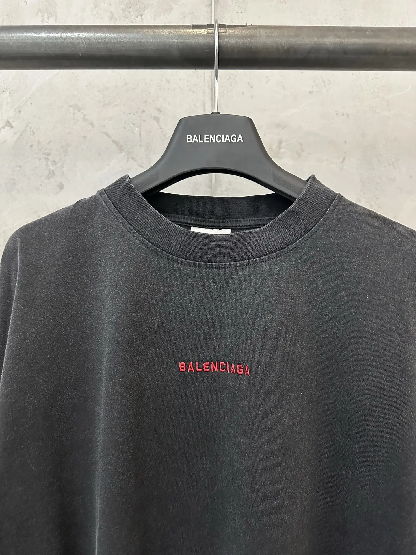 Logo Embroidery Long-Sleeve T-Shirt D23023529 — view 5