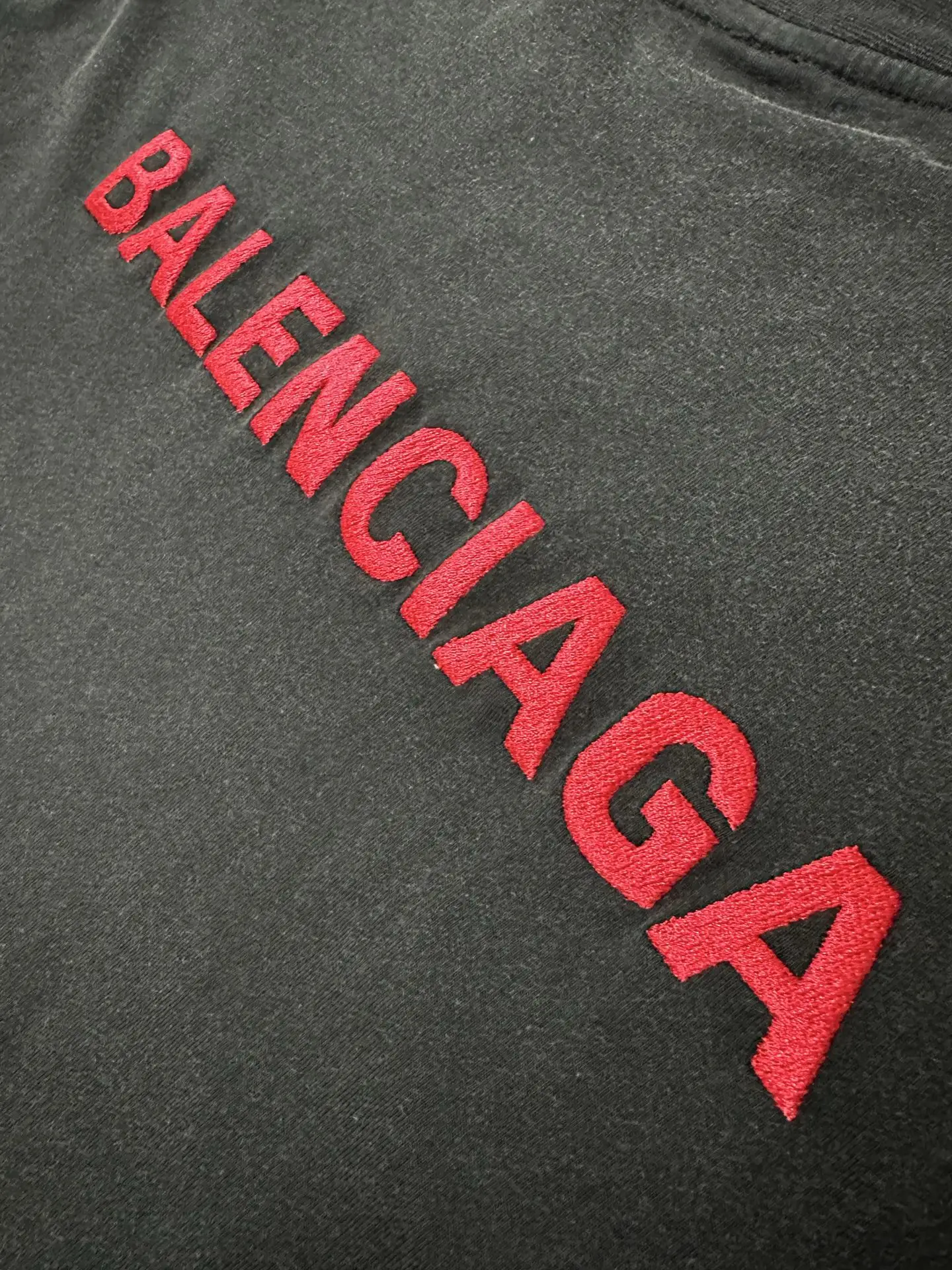 Logo Embroidery Long-Sleeve T-Shirt D23023529 — view 8