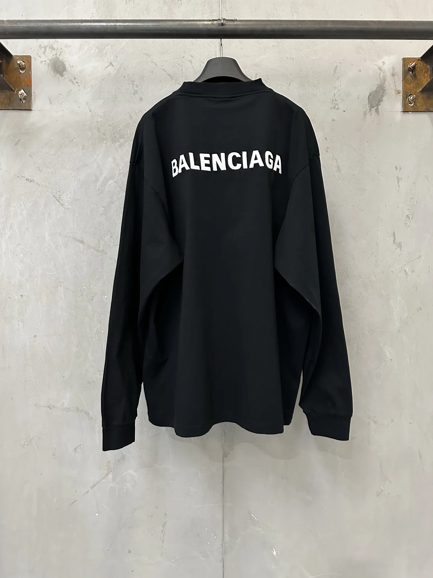 Logo Embroidered Long-Sleeve T-Shirt D23023527 — view 2