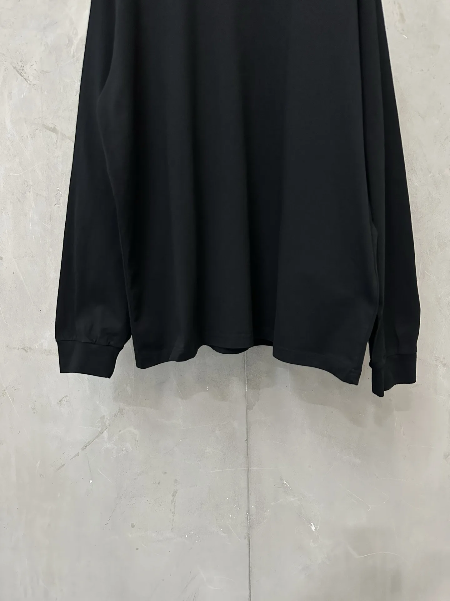 Logo Embroidered Long-Sleeve T-Shirt D23023527 — view 4