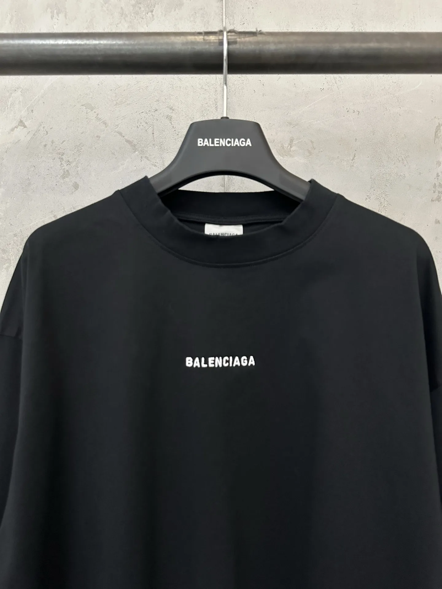 Logo Embroidered Long-Sleeve T-Shirt D23023527 — view 5