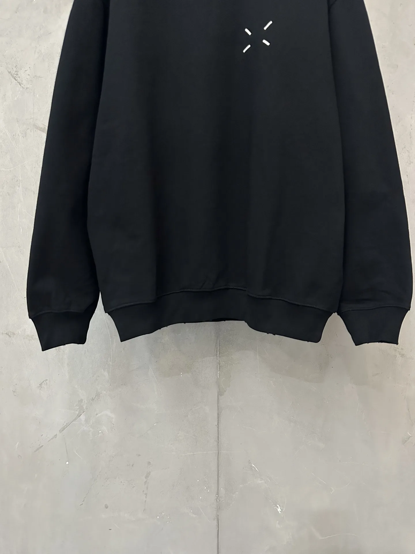 MM6 Maison Margiela Four-Stitch Crew-Neck Sweatshirt D25021821 — view 4