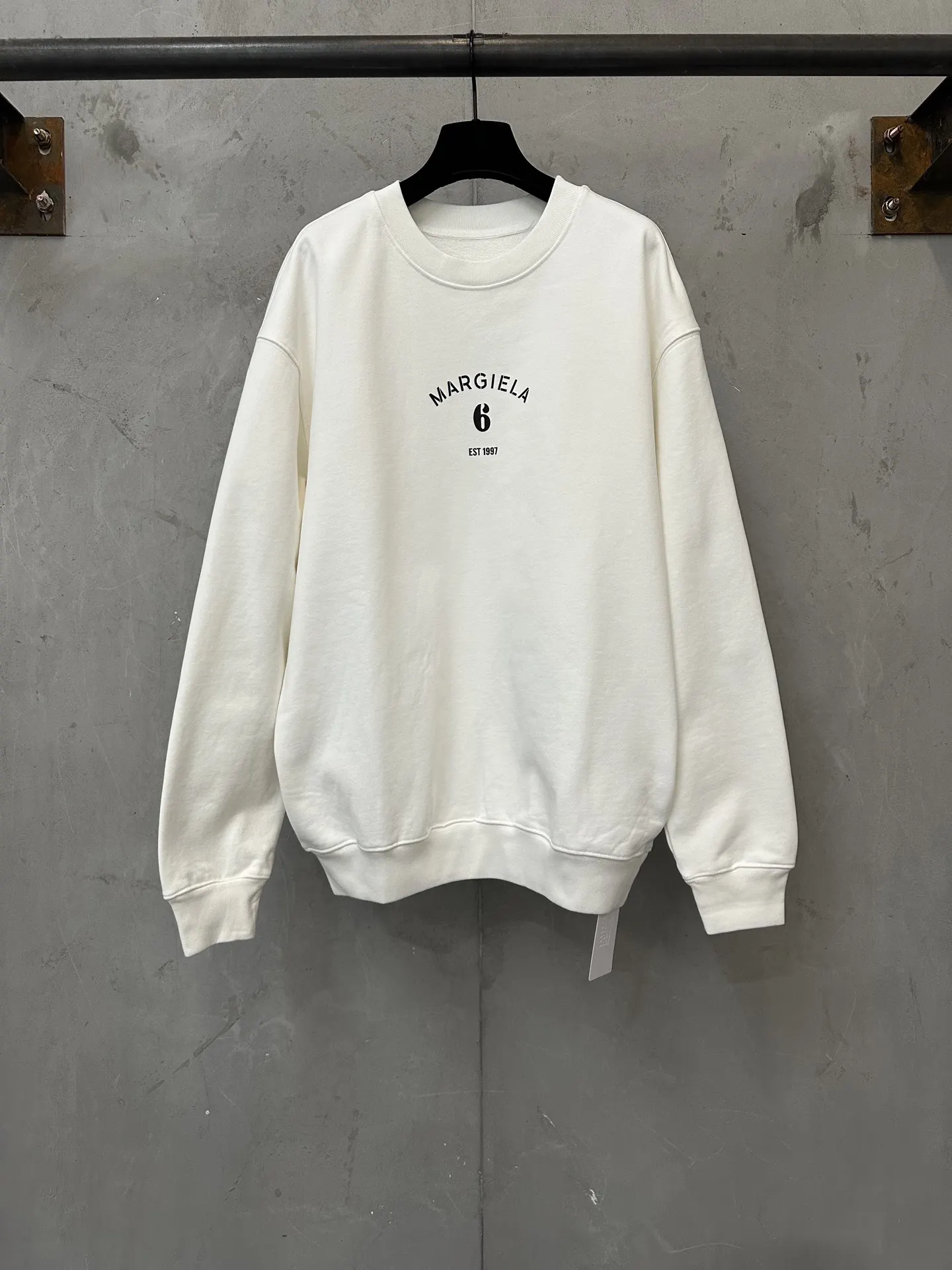 MM6 Maison Margiela Logo Embroidered Crew-Neck Sweatshirt D25021818