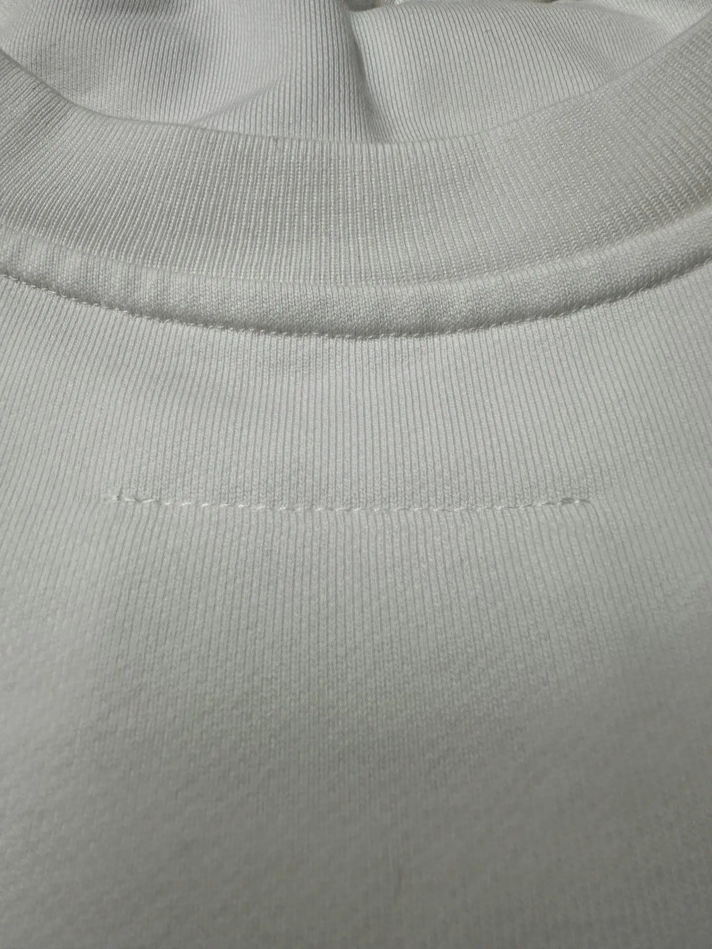 MM6 Maison Margiela Logo Embroidered Crew-Neck Sweatshirt D25021818 — view 9