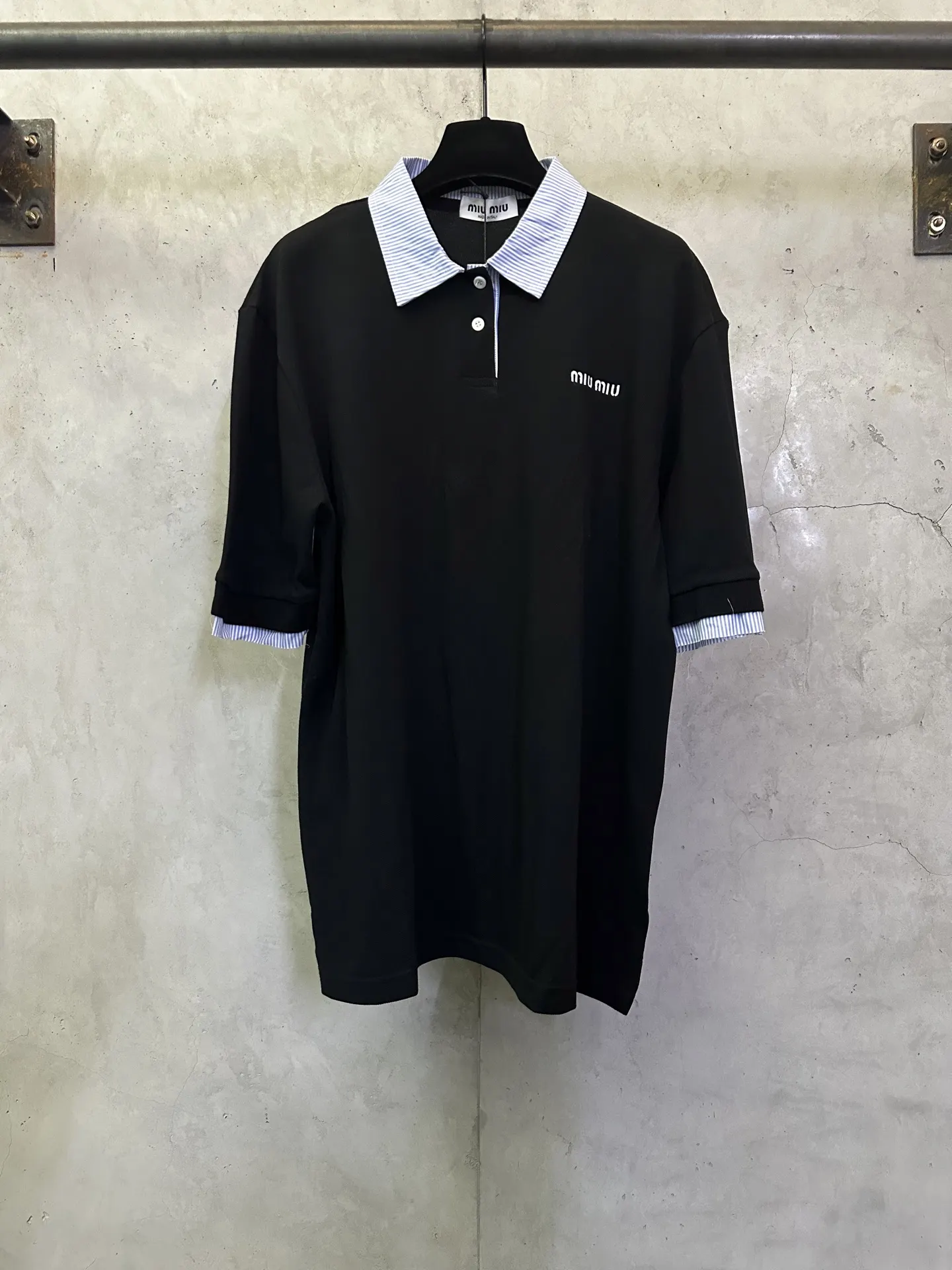 Contrast Collar Logo Embroidery Polo Shirt D26012777