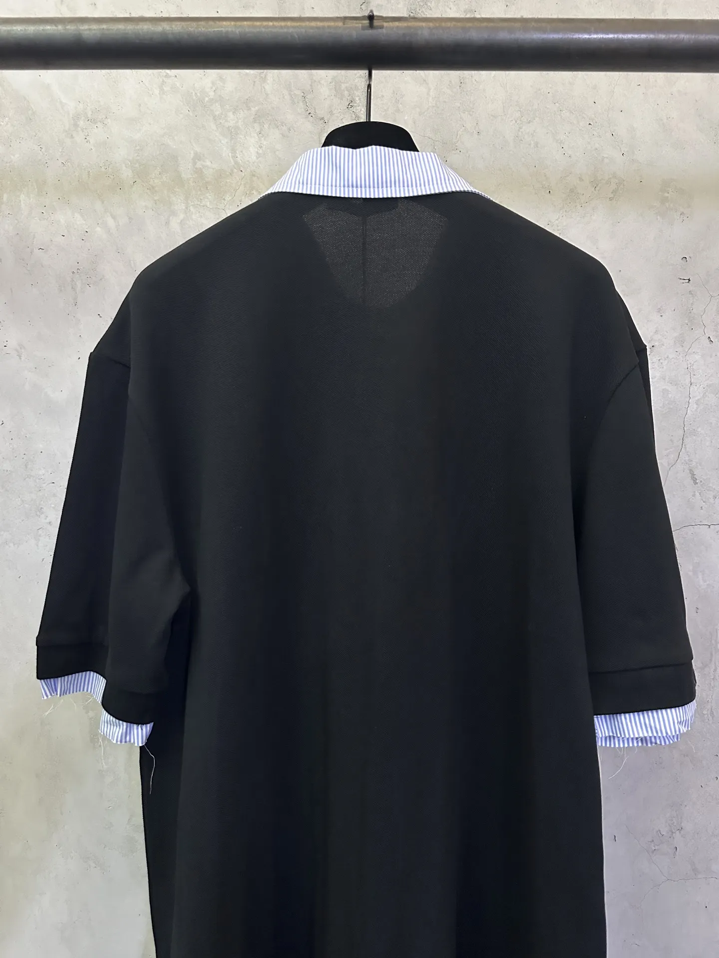 Contrast Collar Logo Embroidery Polo Shirt D26012777 — view 5