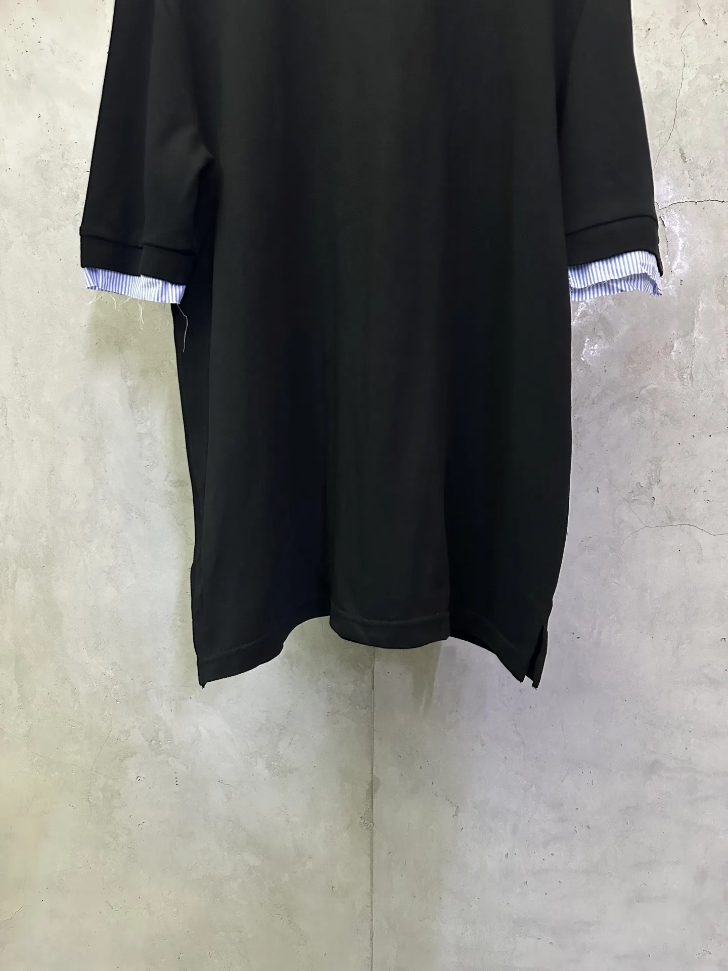 Contrast Collar Logo Embroidery Polo Shirt D26012777 — view 6
