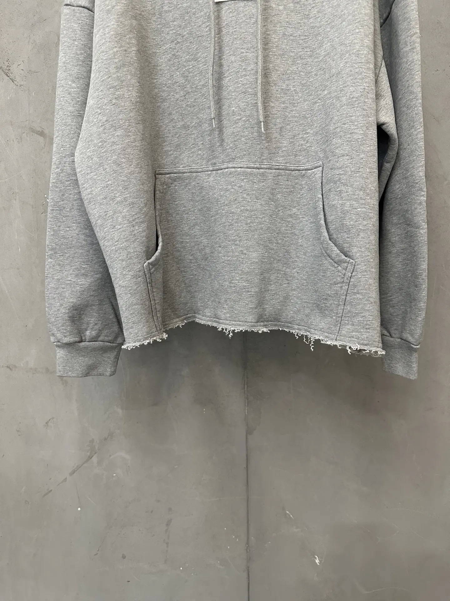 MM6 Distressed Hem Logo Hoodie D27021815 — view 4