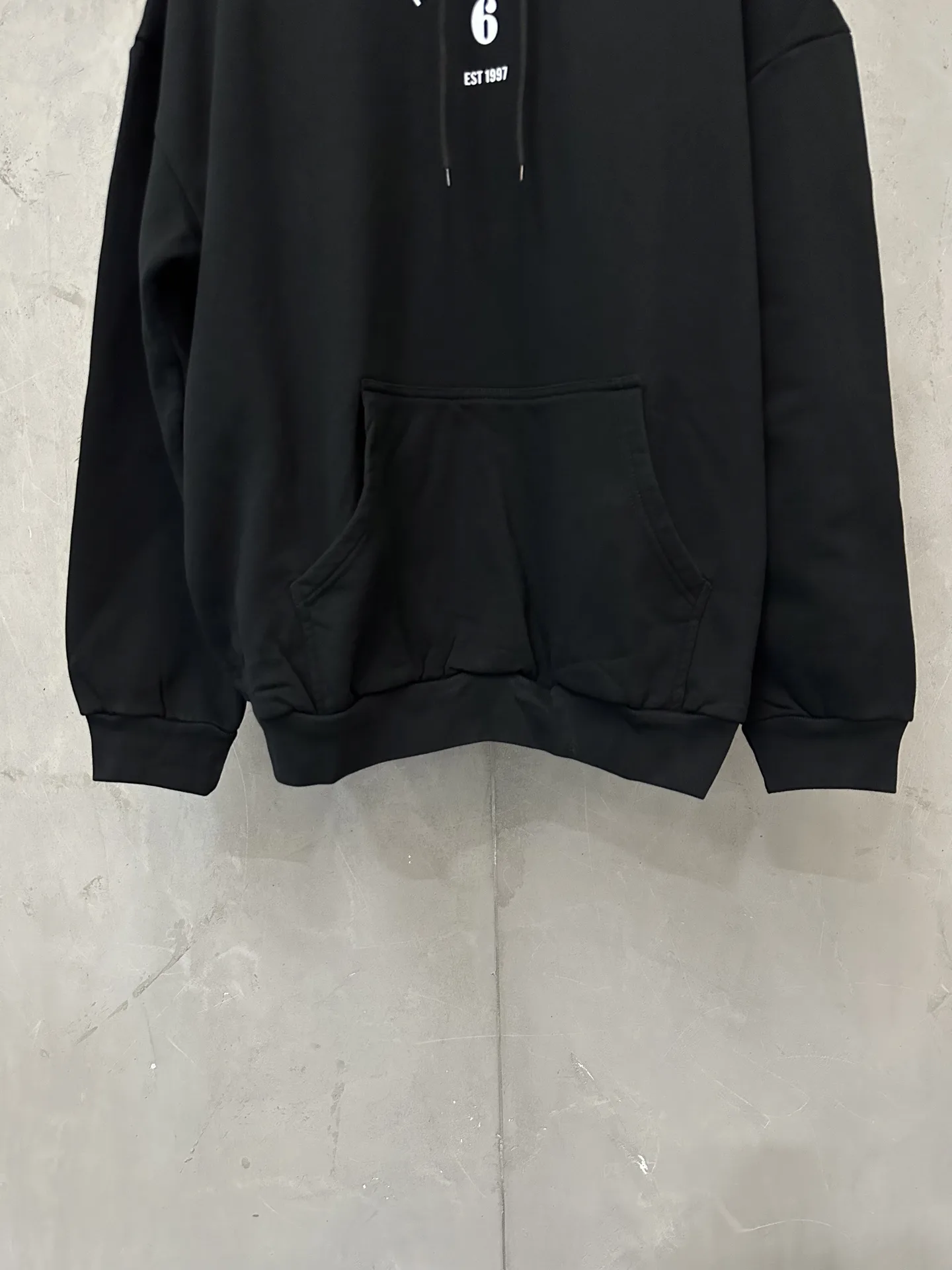 MM6 Maison Margiela Number 6 Logo Hoodie D27021954 — view 4