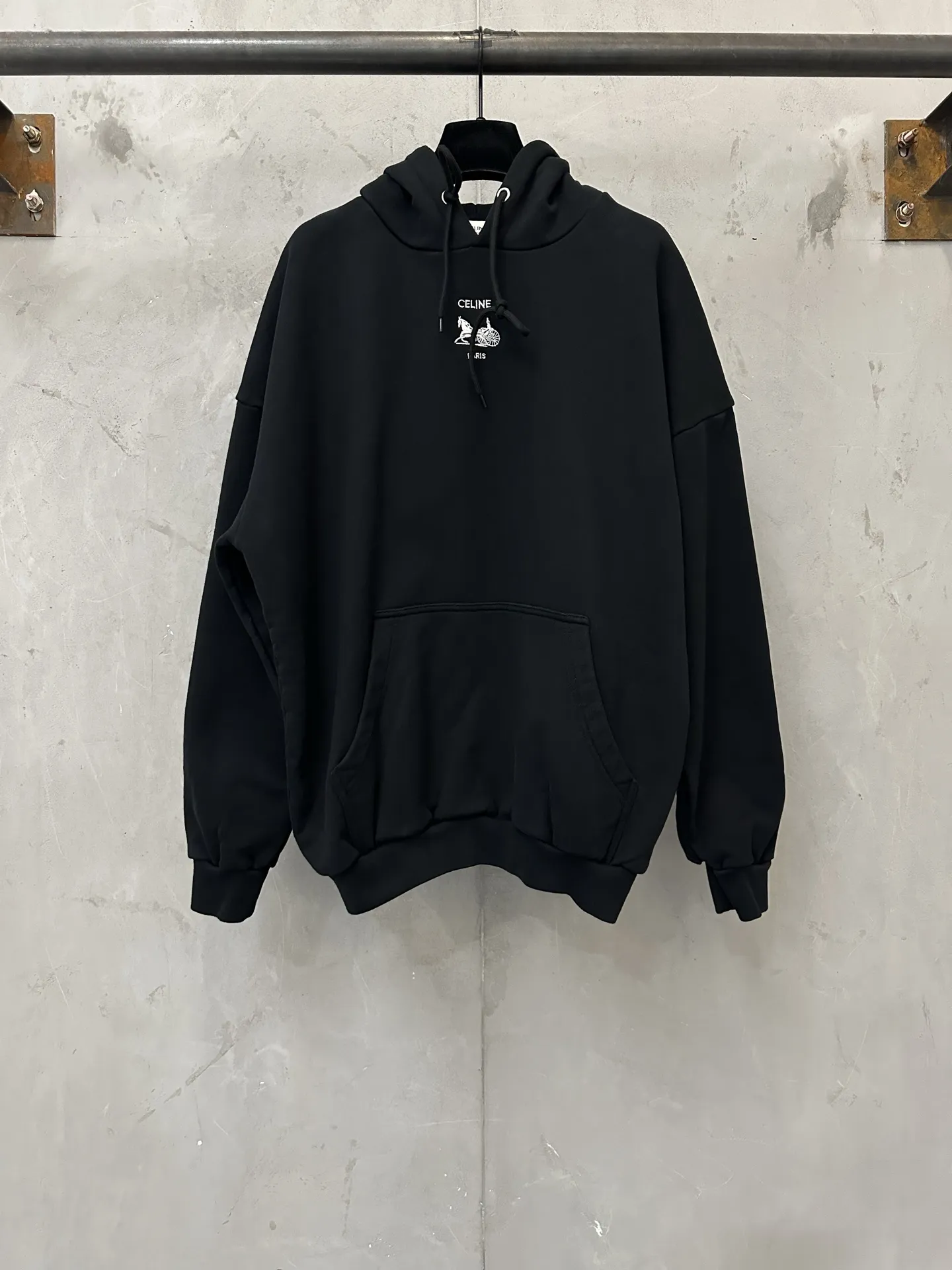 Triomphe Carriage Logo Embroidered Hoodie D28020152