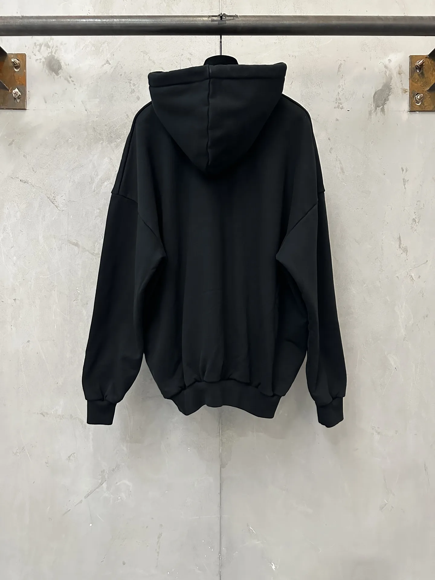 Triomphe Carriage Logo Embroidered Hoodie D28020152 — view 2