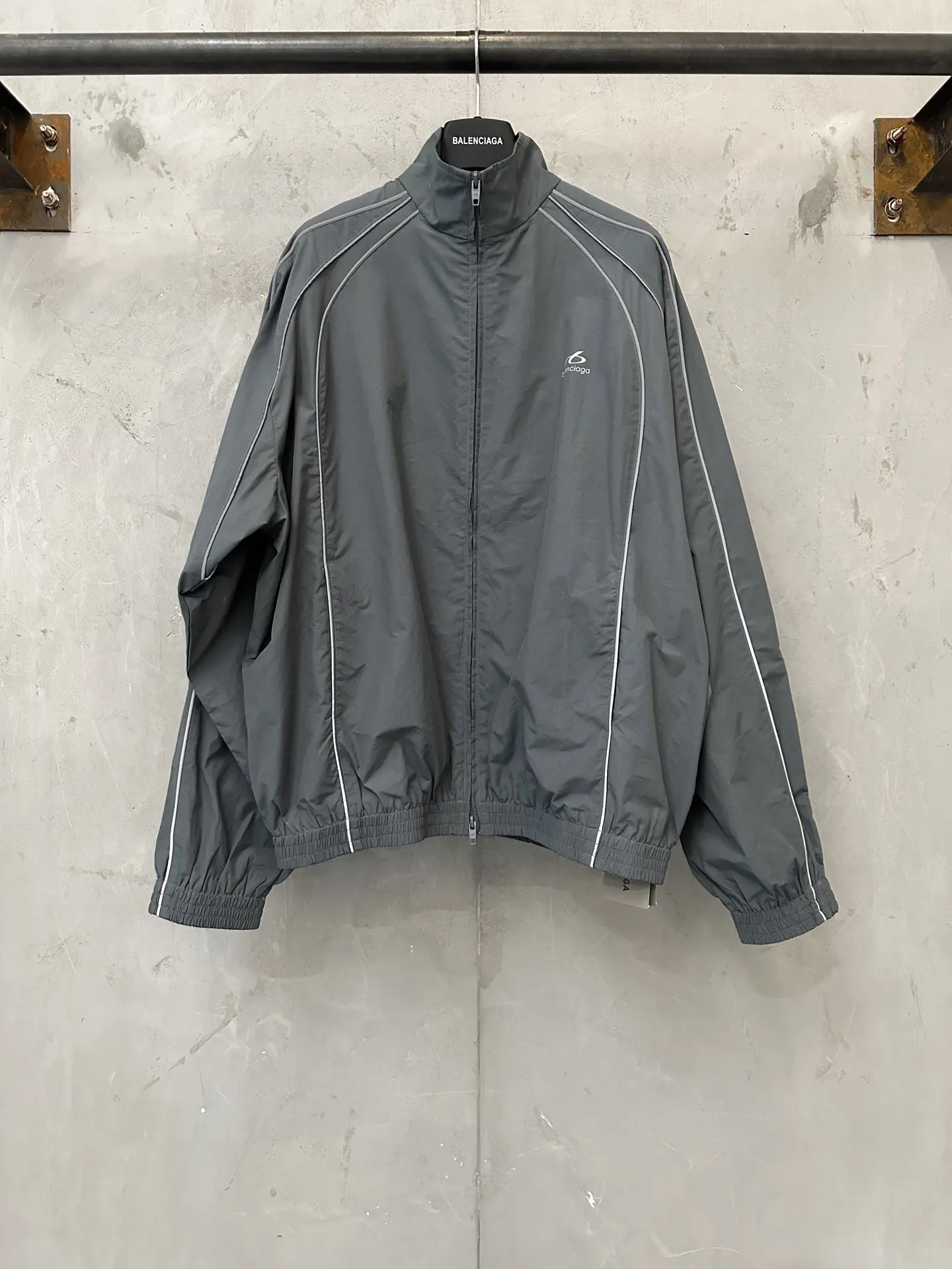 Reflective Logo Crinkled Nylon Track Jacket D31018968