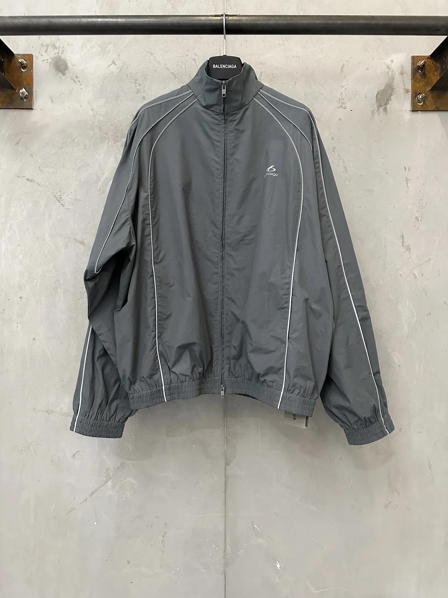 Reflective Logo Crinkled Nylon Track Jacket D31018968